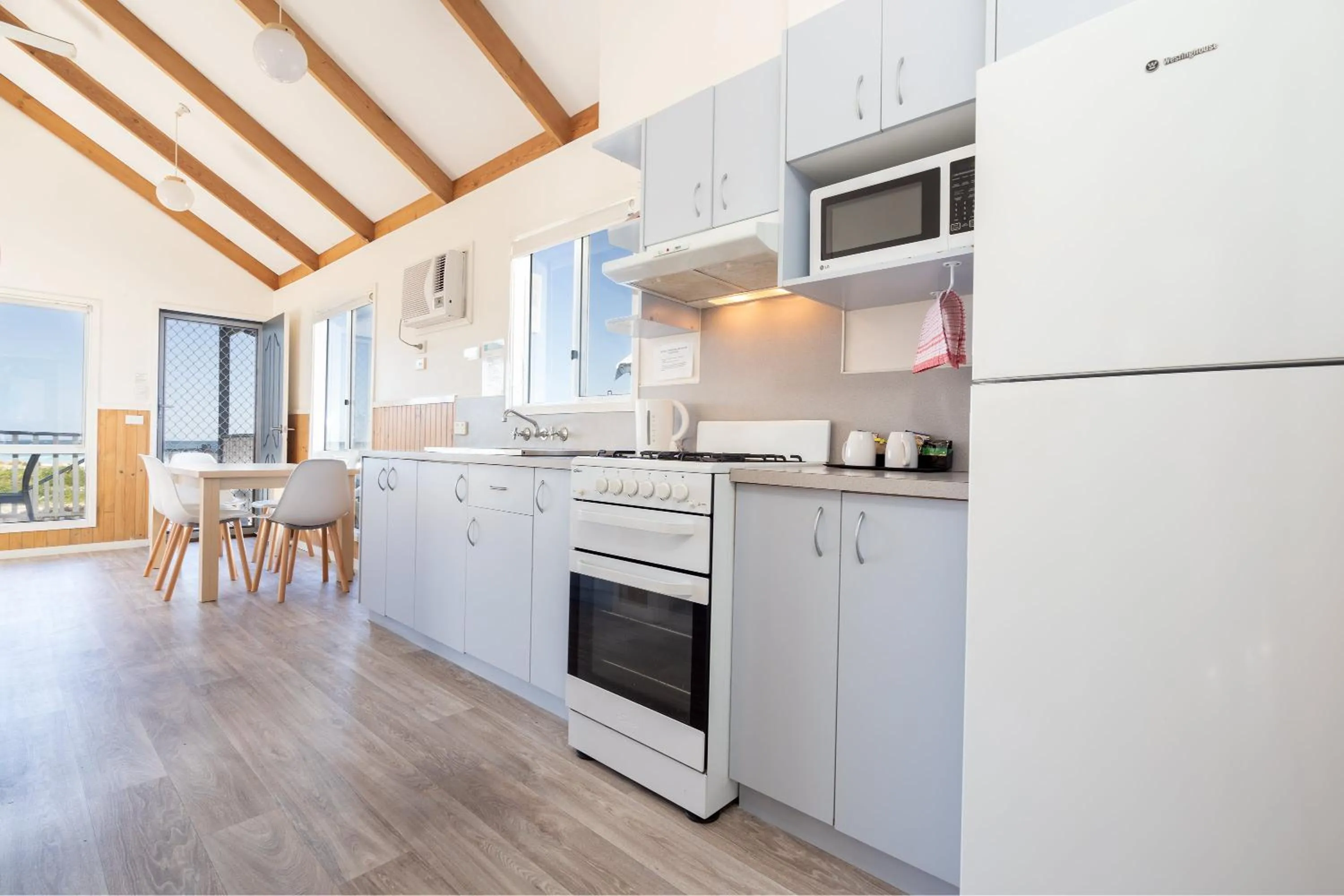 Kitchen or kitchenette in BIG4 Tasman Holiday Parks - Racecourse Beach