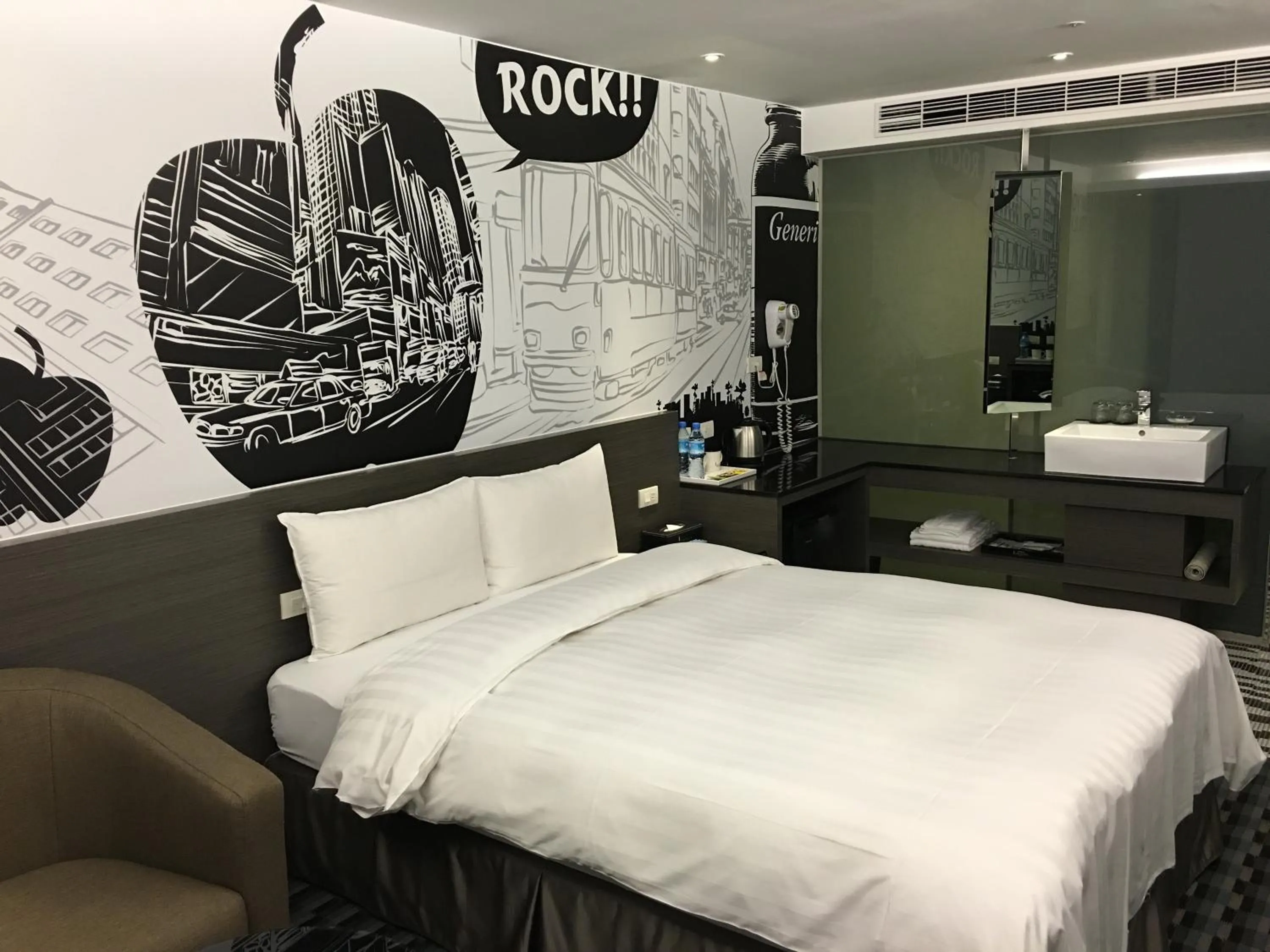 Bed in Chiayi Look Hotel