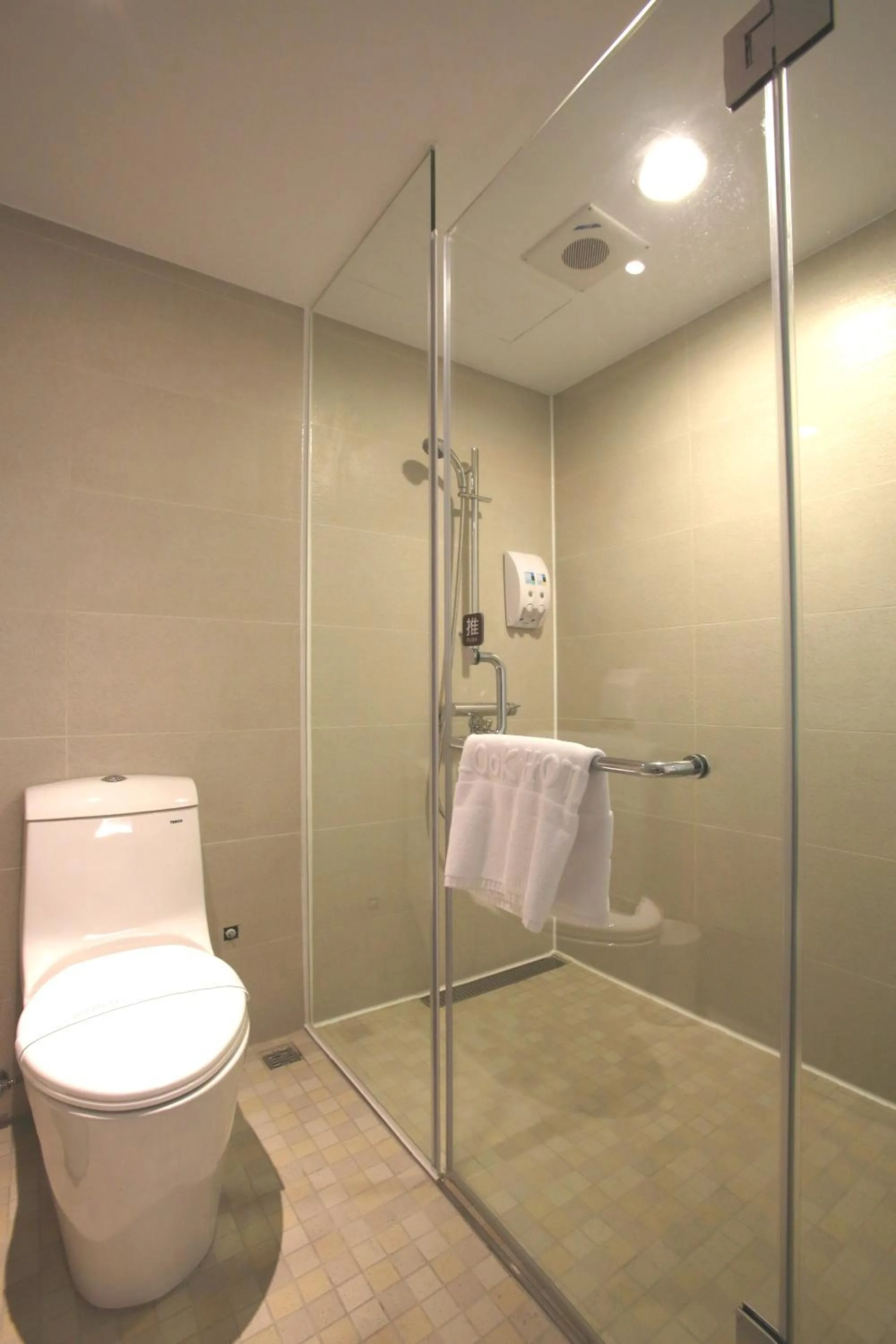 Shower in Chiayi Look Hotel
