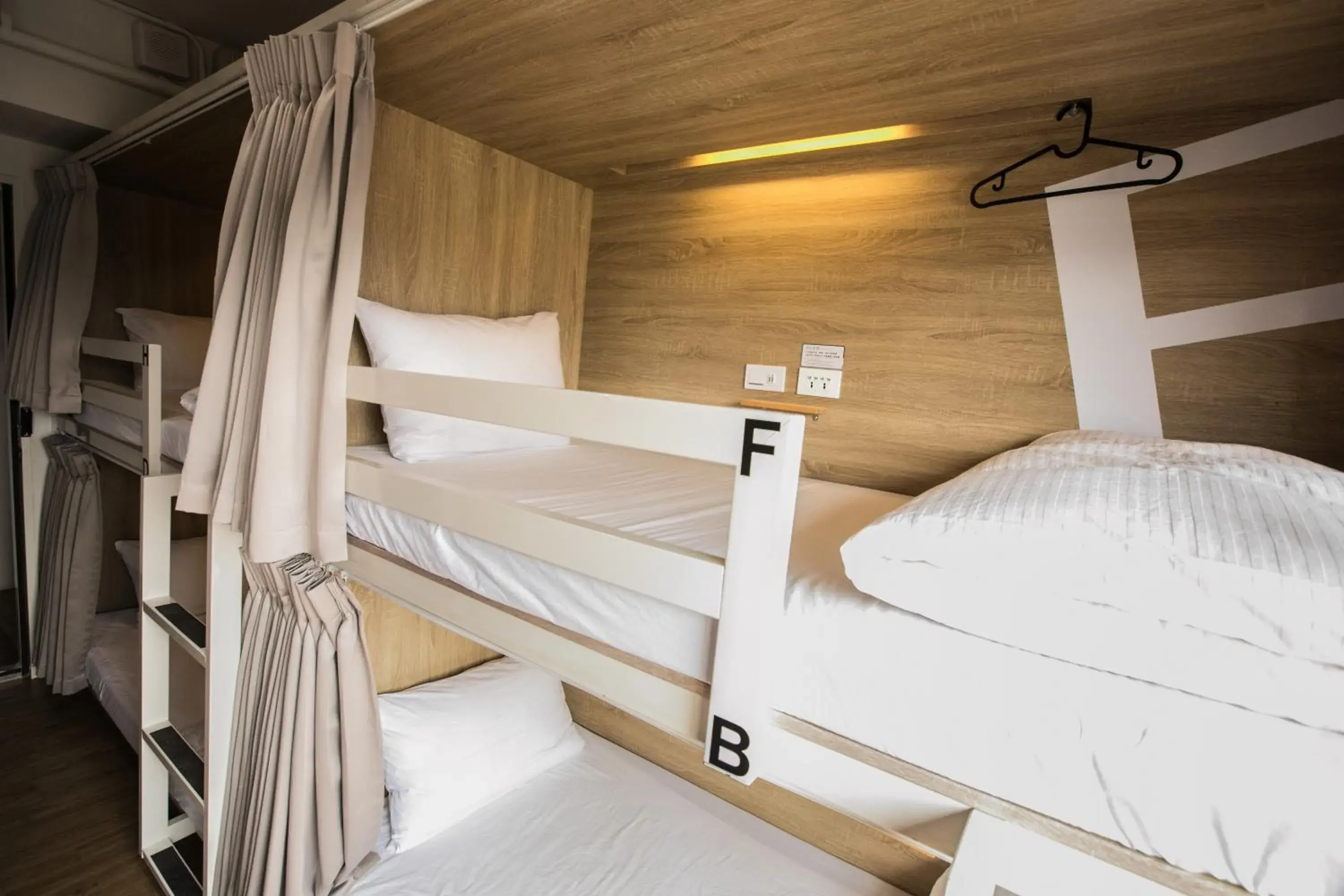 Bed in 6-Bed Mixed Dormitory Room in Paper Plane Hostel Bed in 6-Bed Mixed Dormitory Room in Paper Plane Hostel