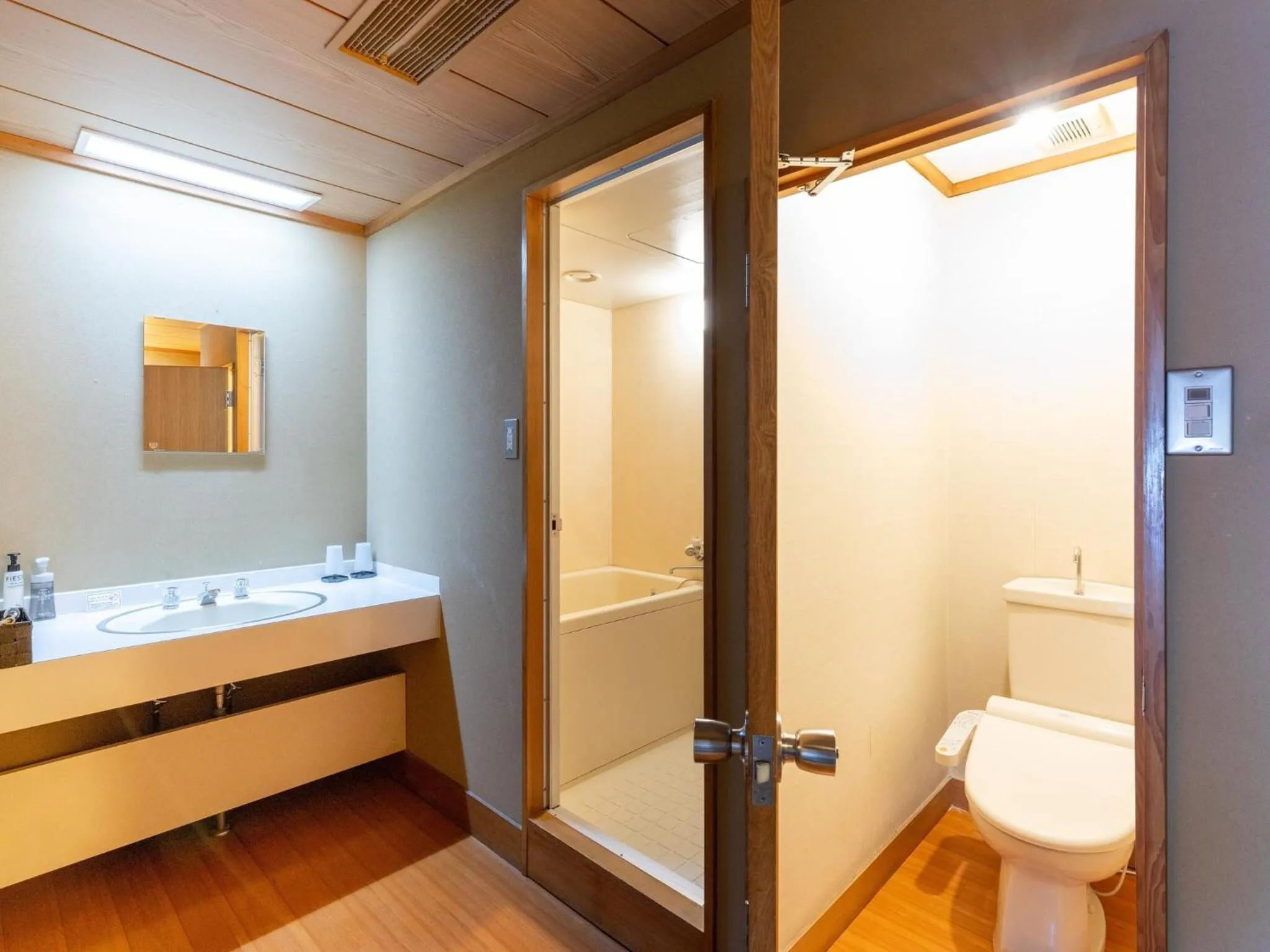 Bathroom in Kiso Mikawaya