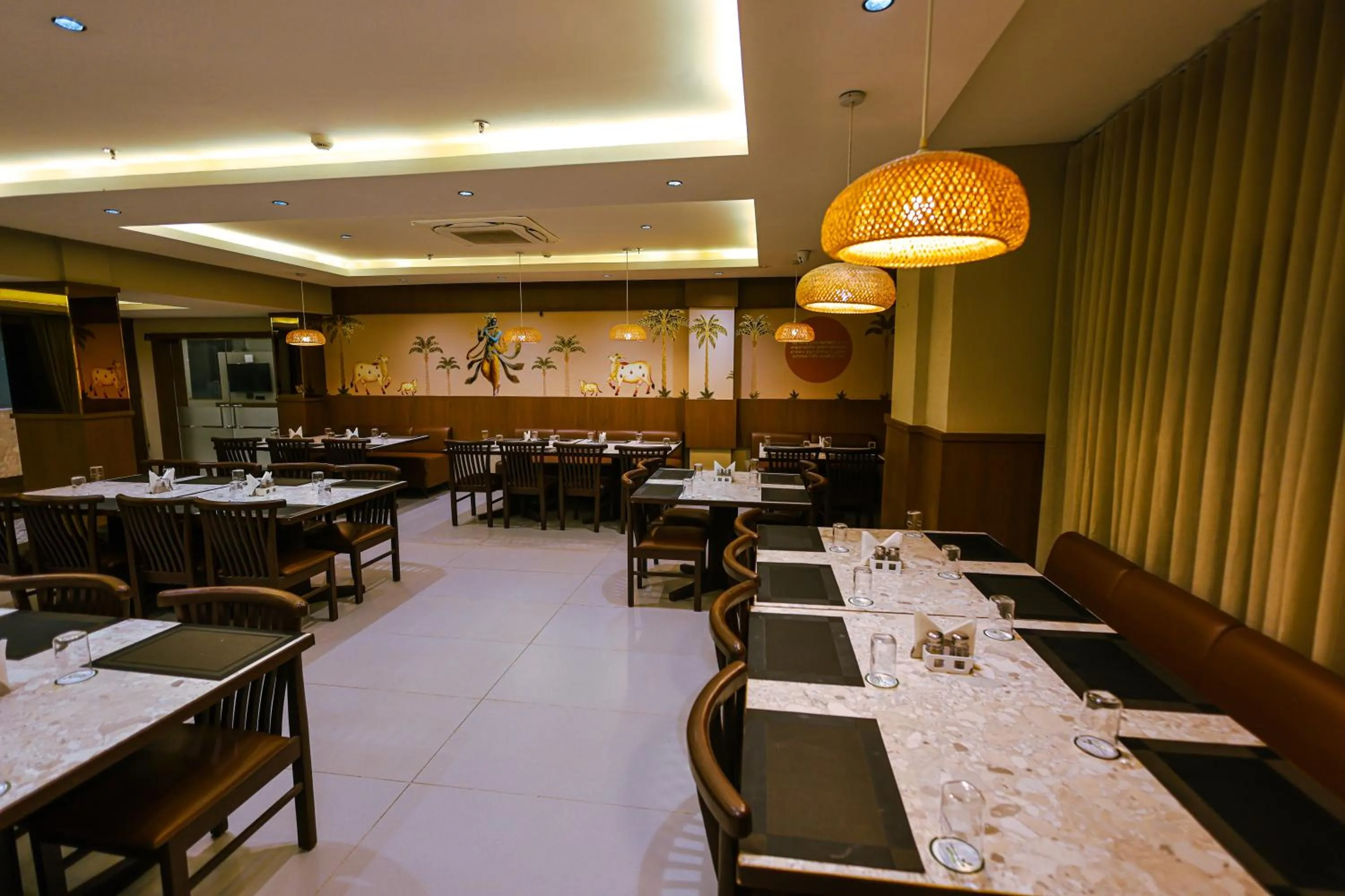 Restaurant/places to eat in Goverdhan Greens Resort Dwarka l Hotels In Dwarka