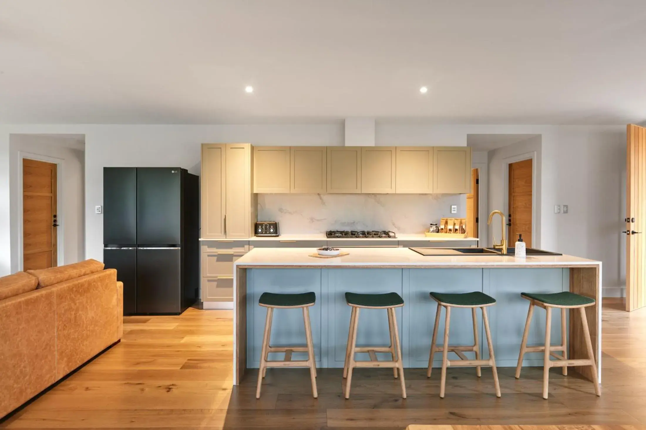 Four-Bedroom House in Longview Vineyard Four-Bedroom House in Longview Vineyard