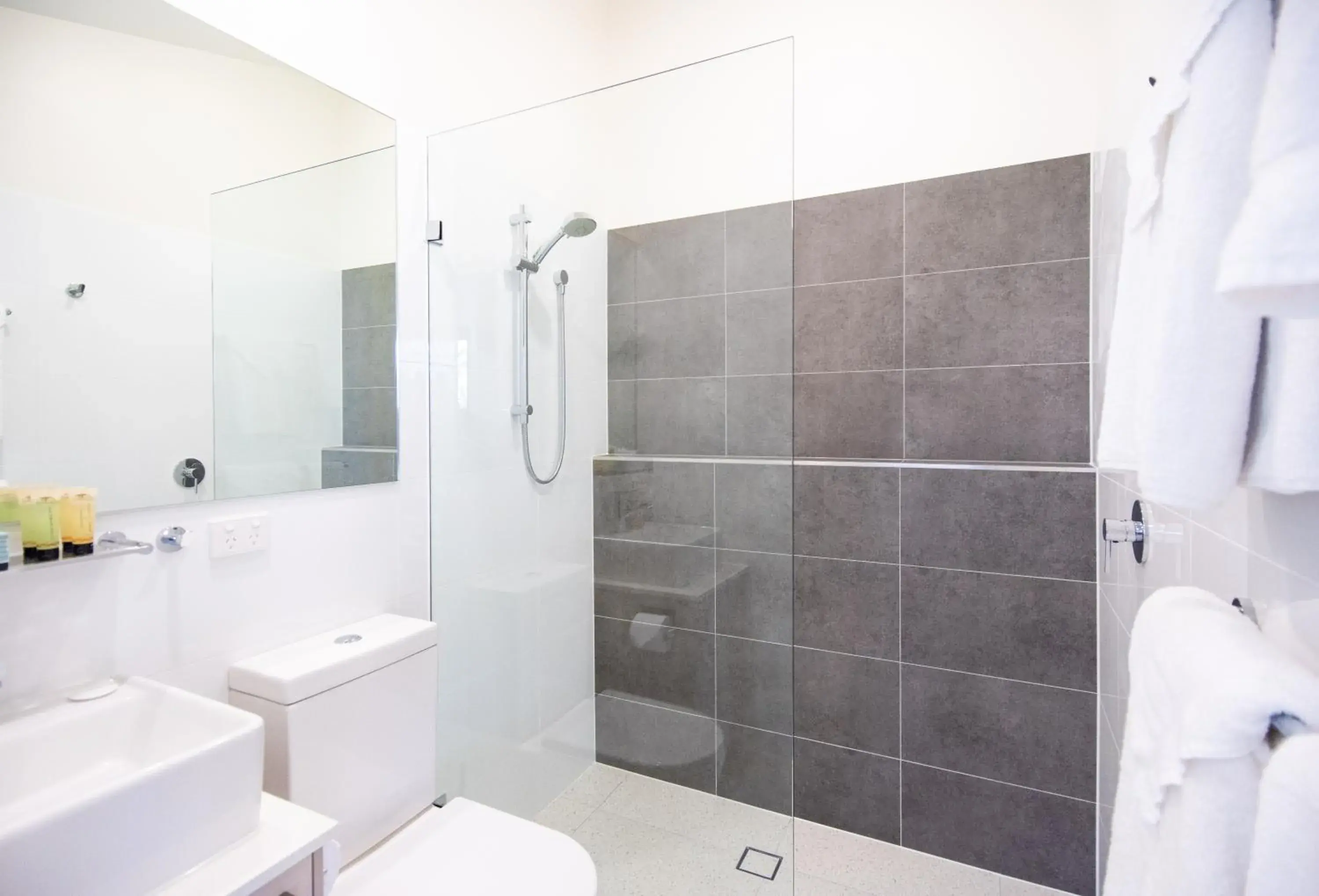 Homestead Queen Suite in Longview Vineyard Homestead Queen Suite in Longview Vineyard