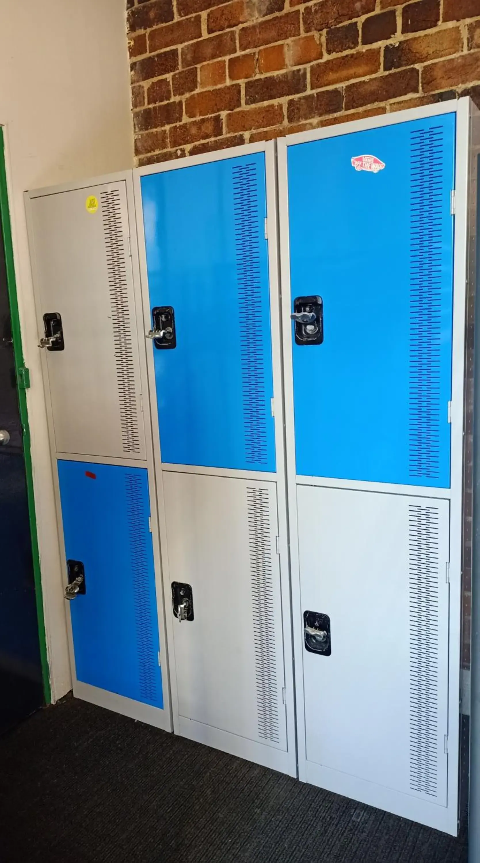 Bed in 12-Bed Mixed Dormitory Room with Shared Bathroom in Secret Garden Backpackers, Sydney Bed in 12-Bed Mixed Dormitory Room with Shared Bathroom in Secret Garden Backpackers, Sydney