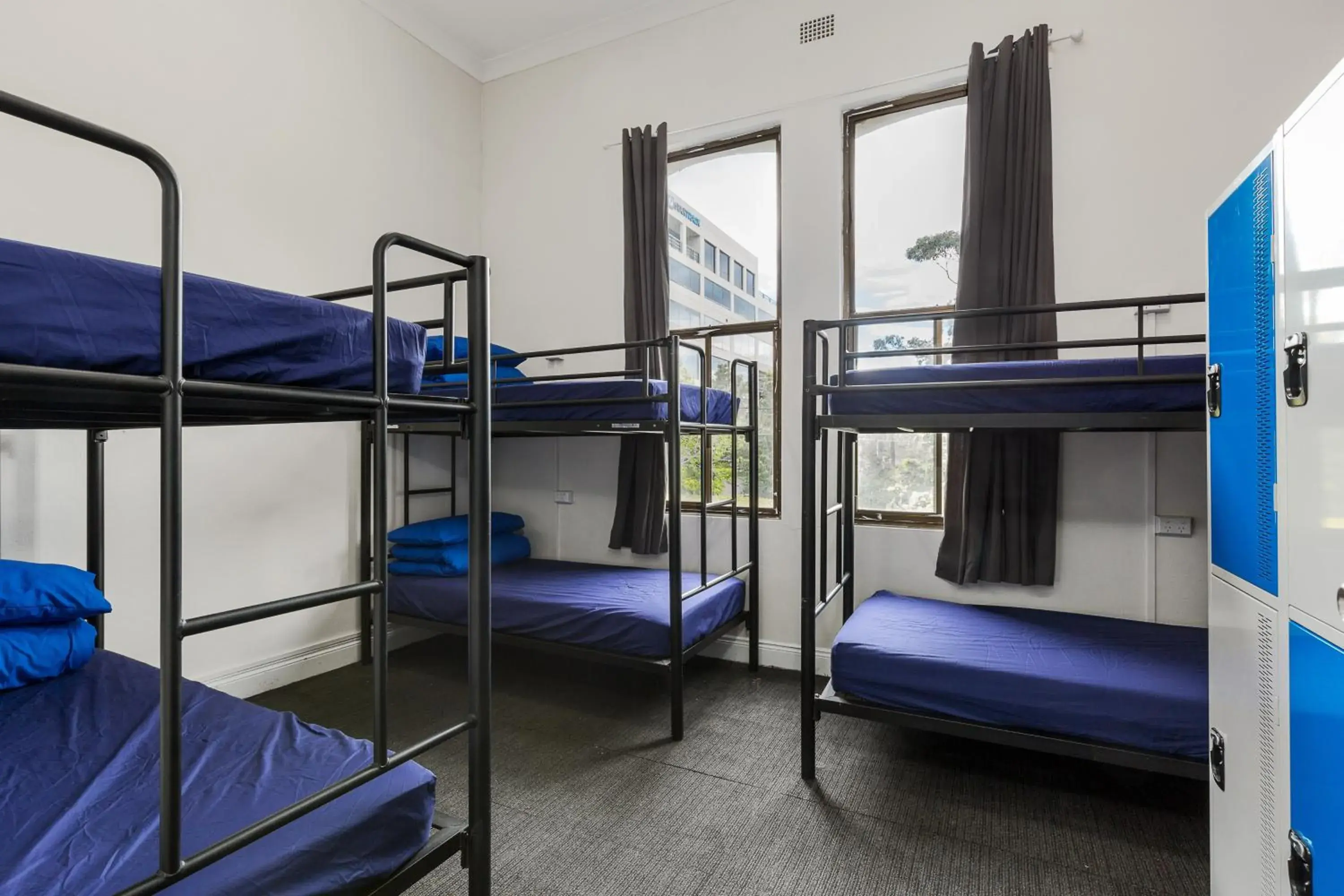 Bed in 6-Bed Mixed Dormitory Room with Shared Bathroom in Secret Garden Backpackers, Sydney Bed in 6-Bed Mixed Dormitory Room with Shared Bathroom in Secret Garden Backpackers, Sydney
