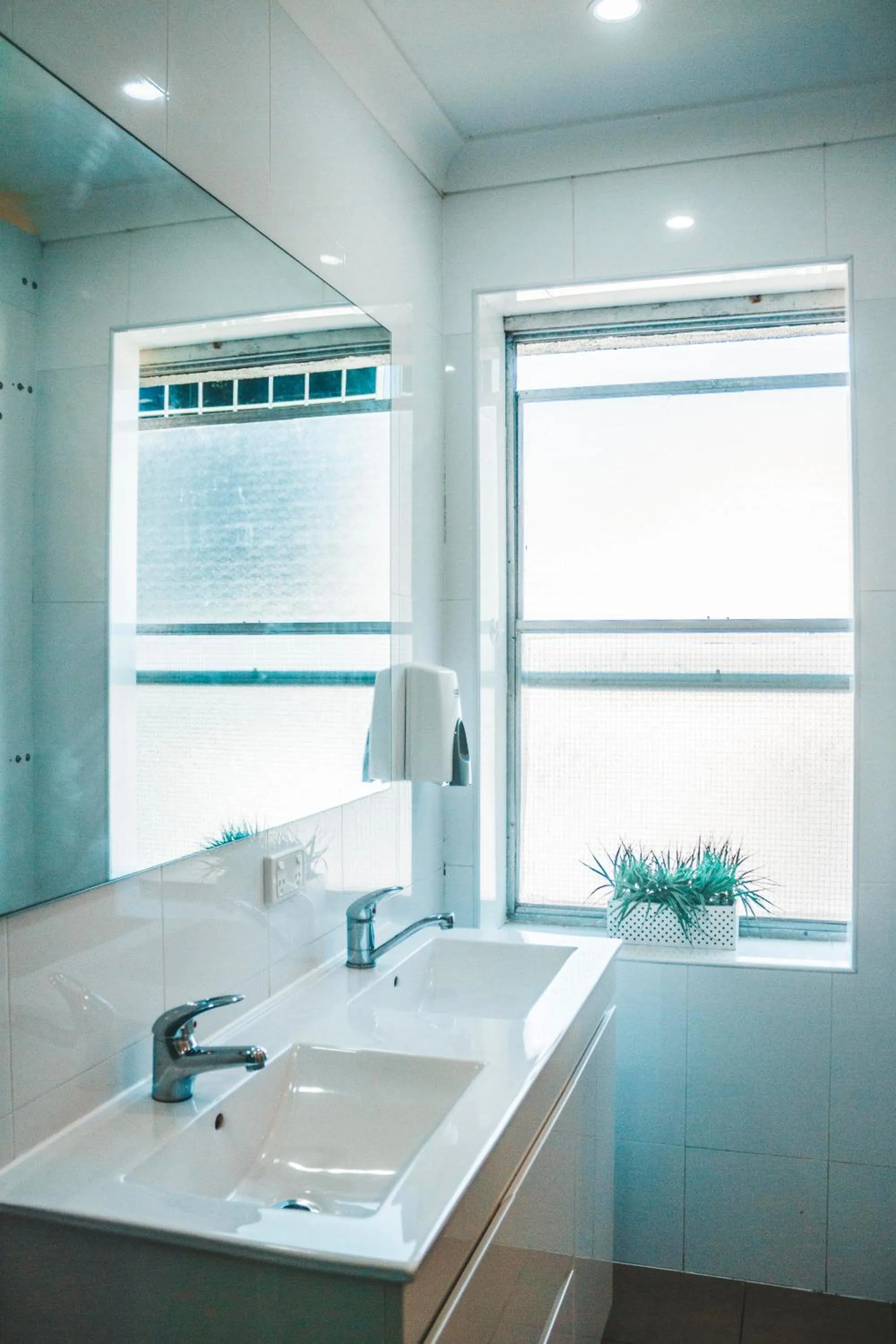 Bathroom in Secret Garden Backpackers, Sydney