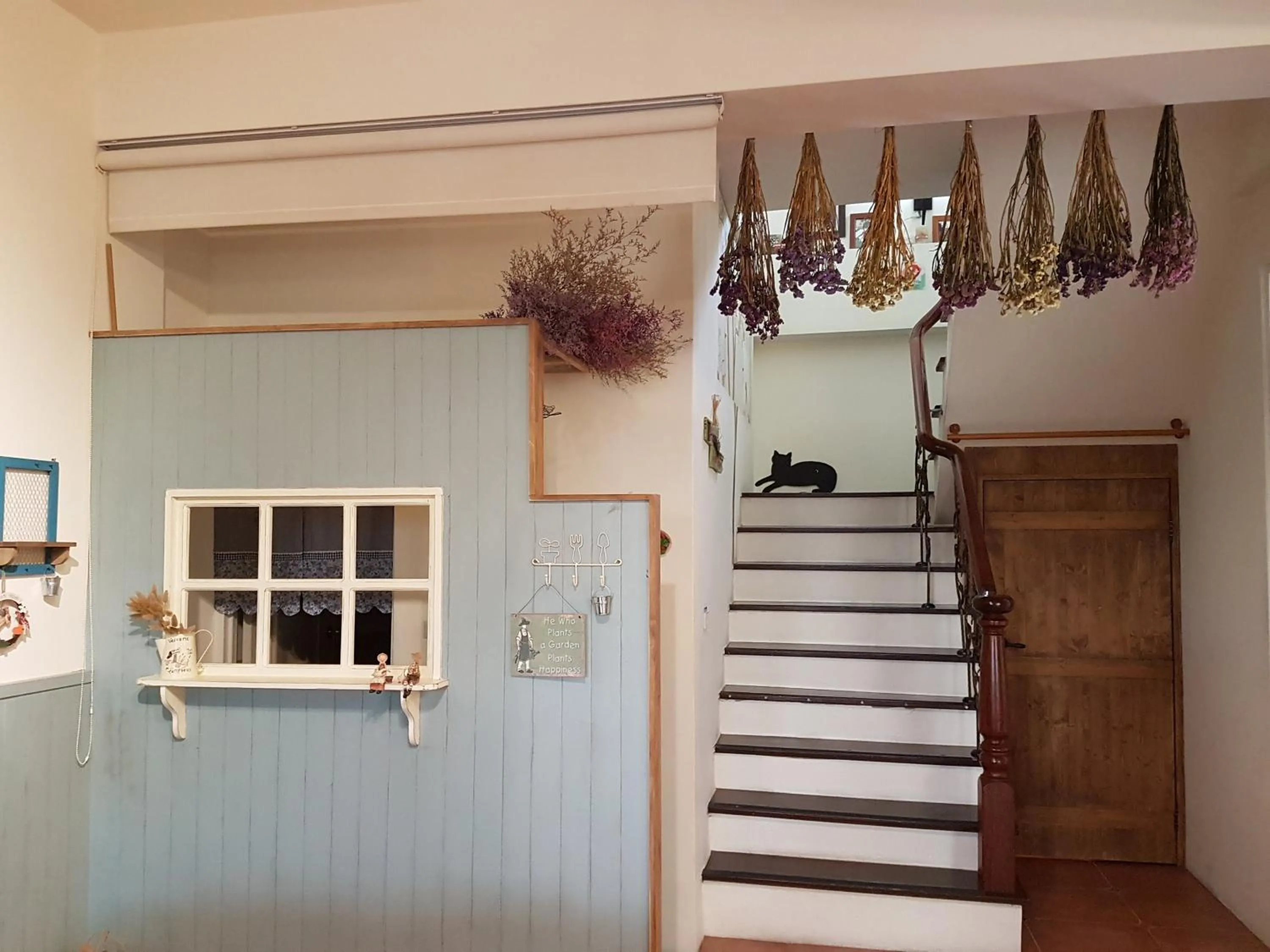 Lounge or bar in Village Villa B&B