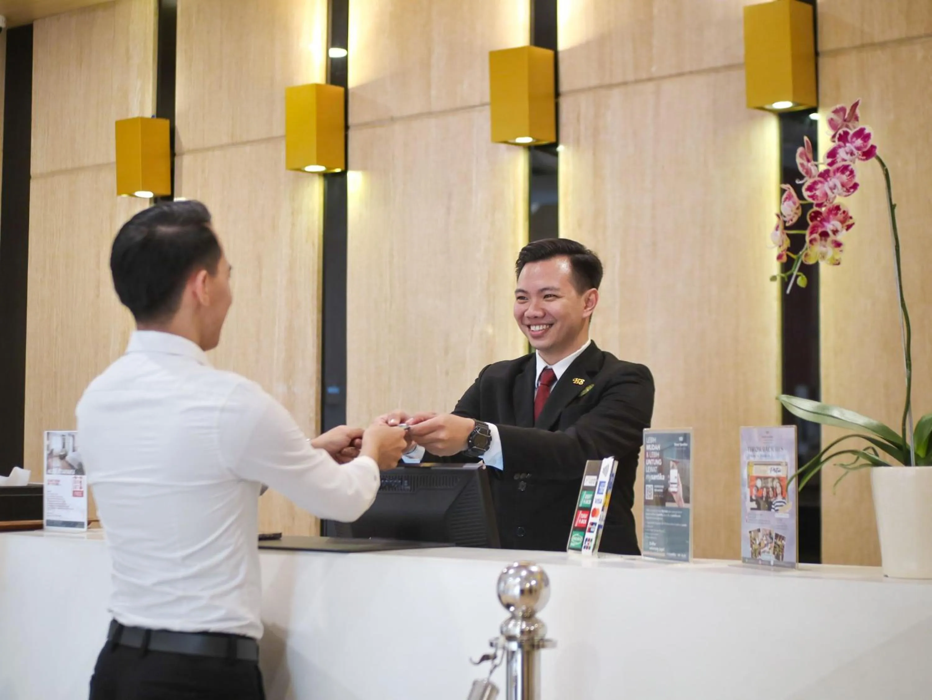 Lobby or reception in Hotel Santika Mega City Bekasi