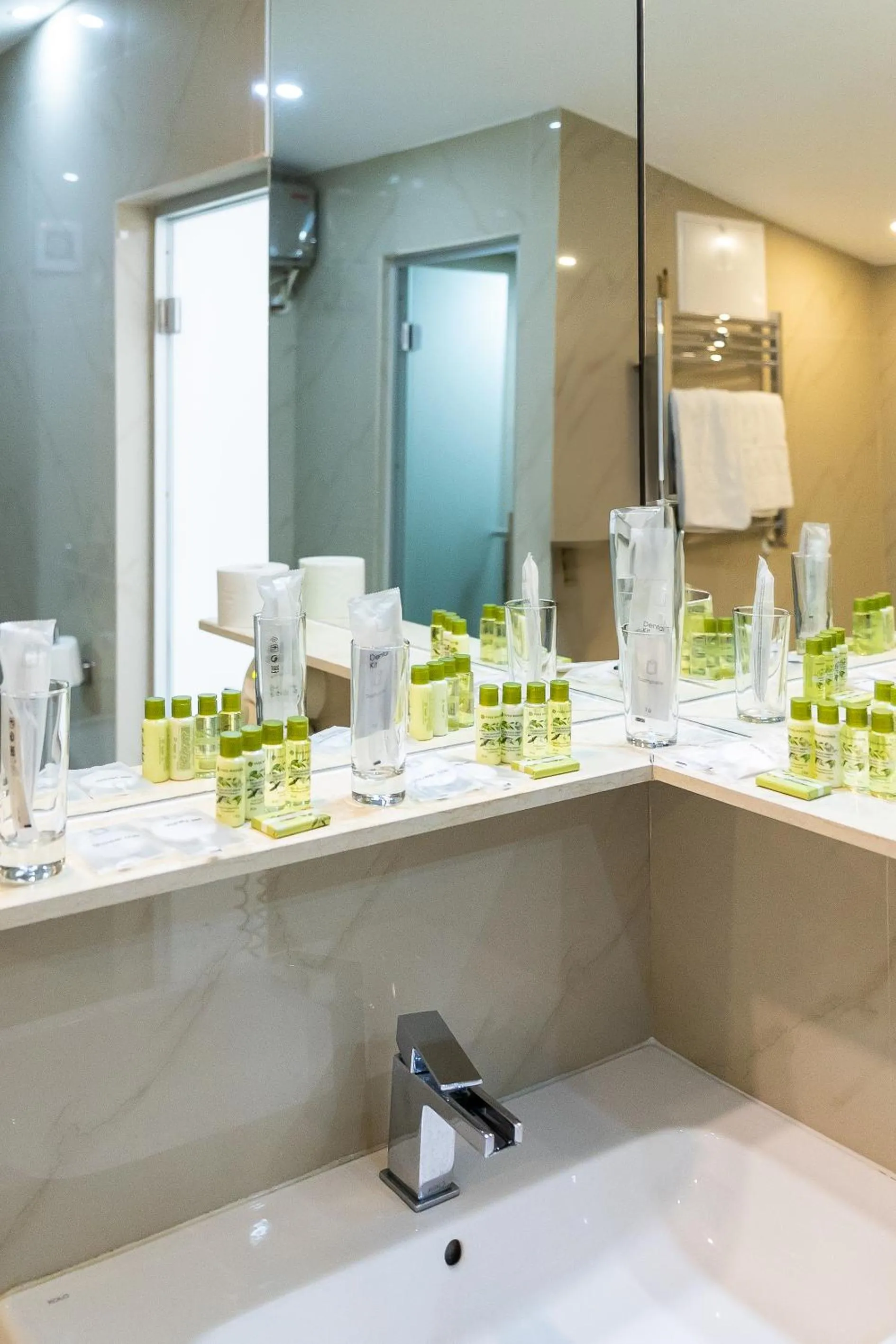 Bathroom in Hotel Christina Plus