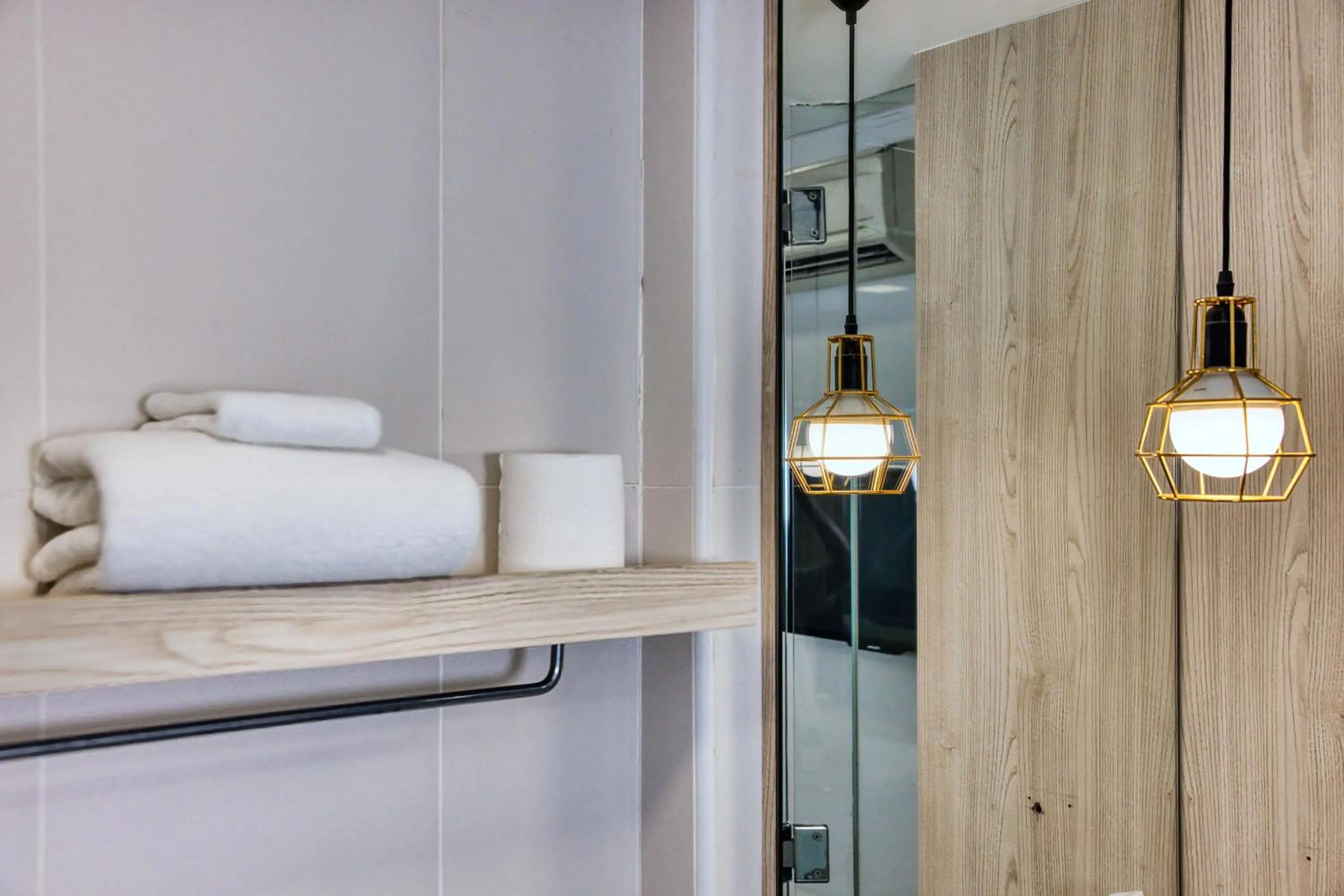 towels, Bed in Habyt Clarke Quay