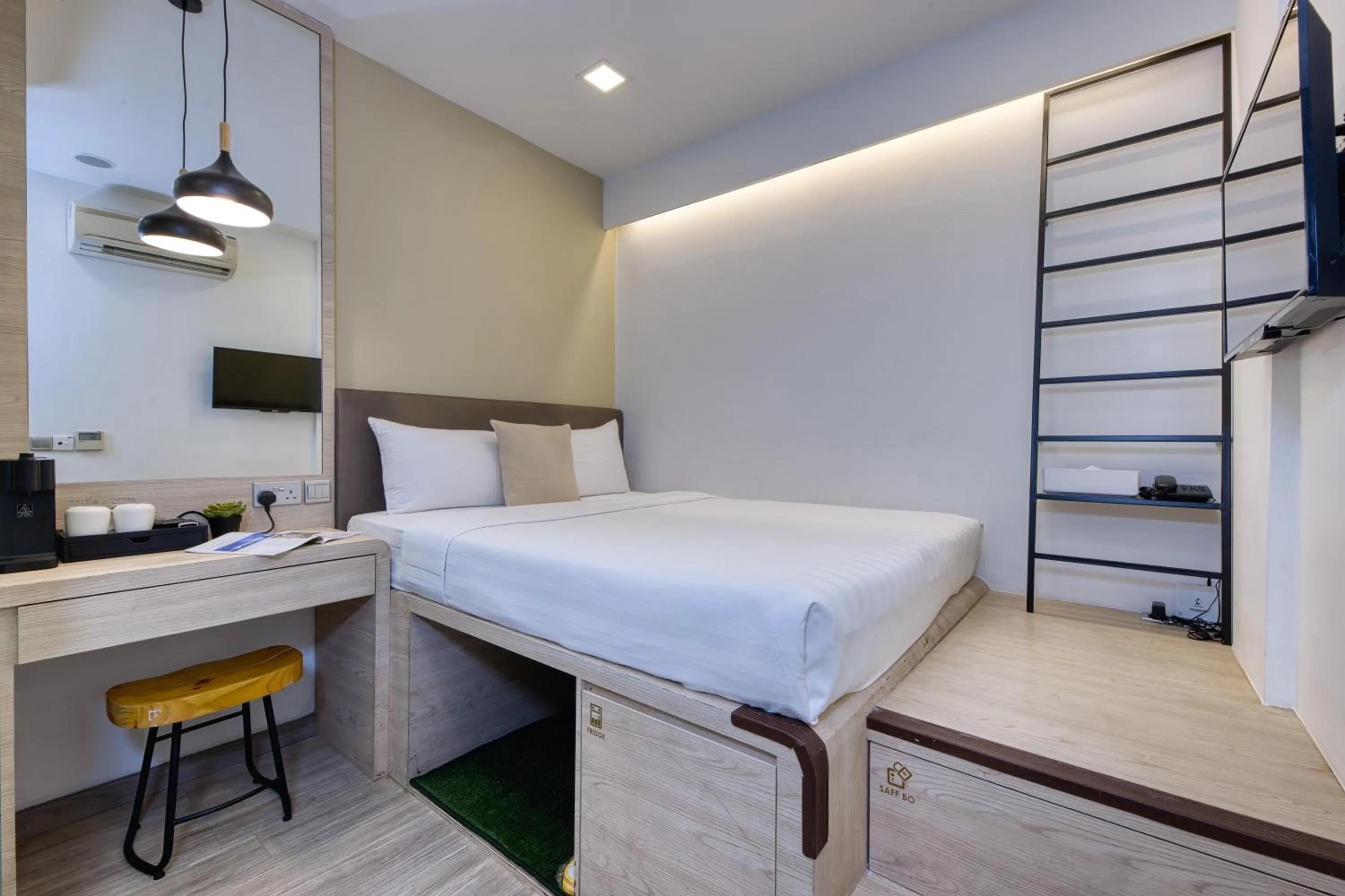 Photo of the whole room, Bed in Habyt Clarke Quay