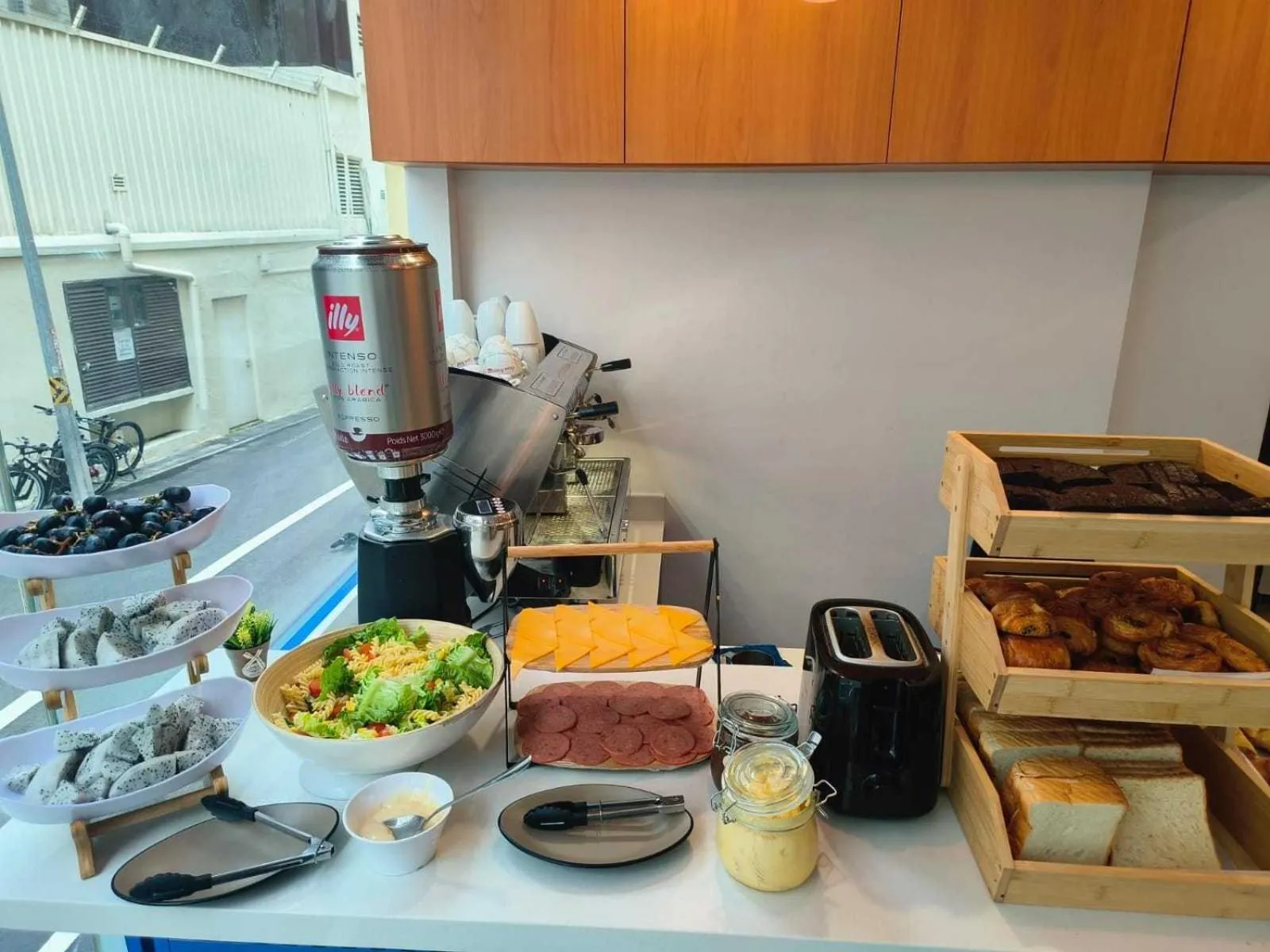 Breakfast in Habyt Clarke Quay