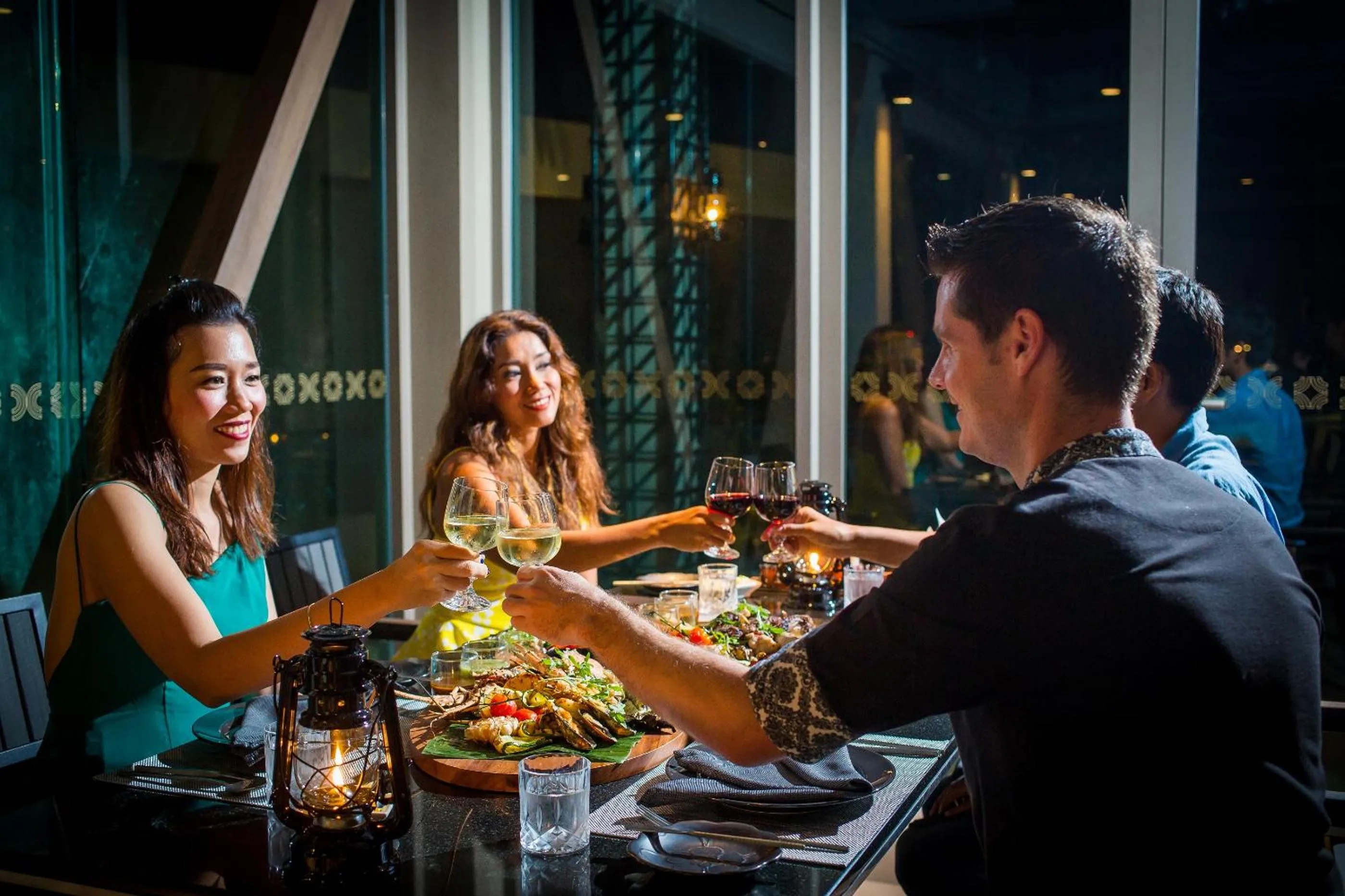 Restaurant/places to eat in Fusion Suites Phuket Patong