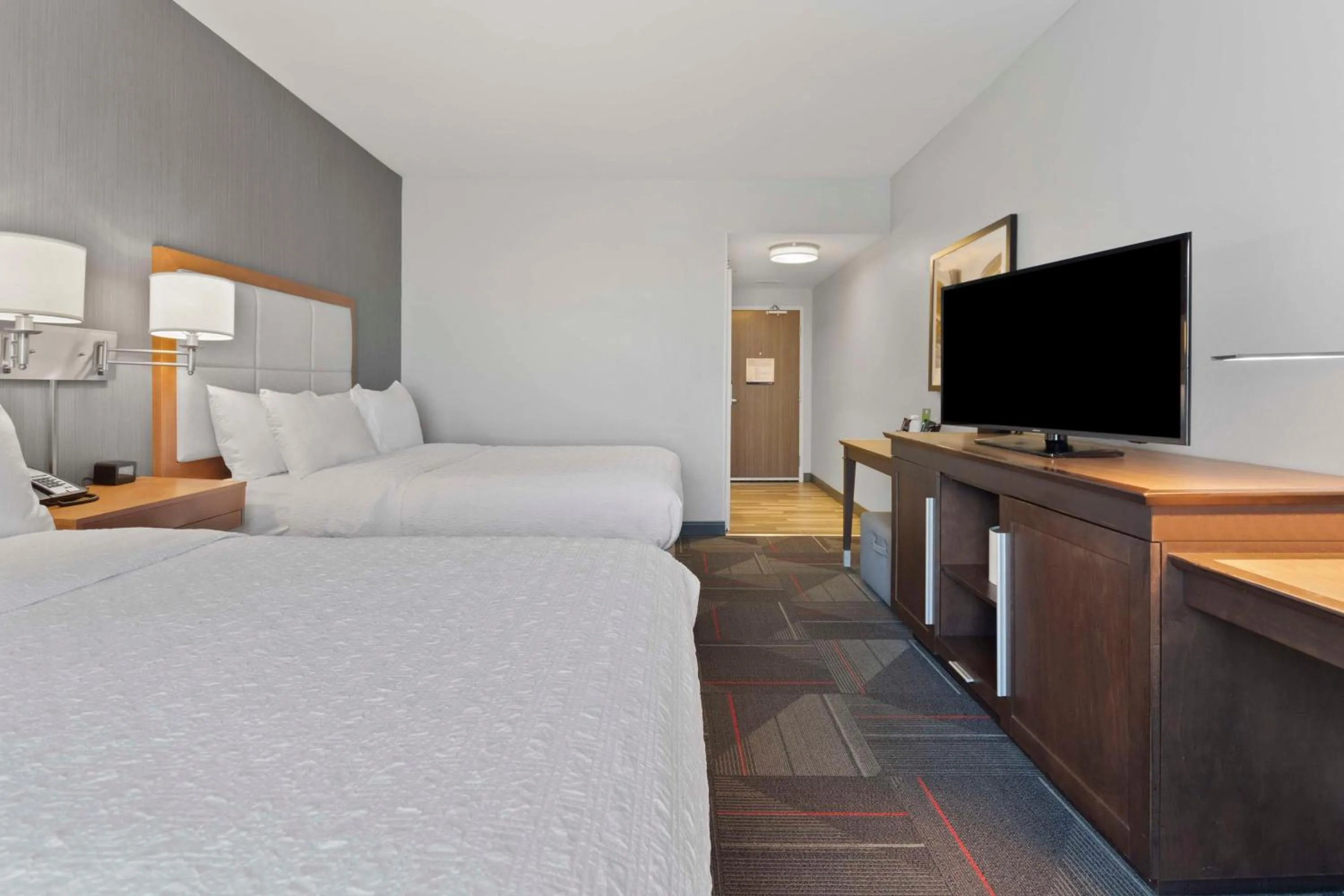 Bedroom, Bed in Hampton Inn & Suites Columbus Scioto Downs