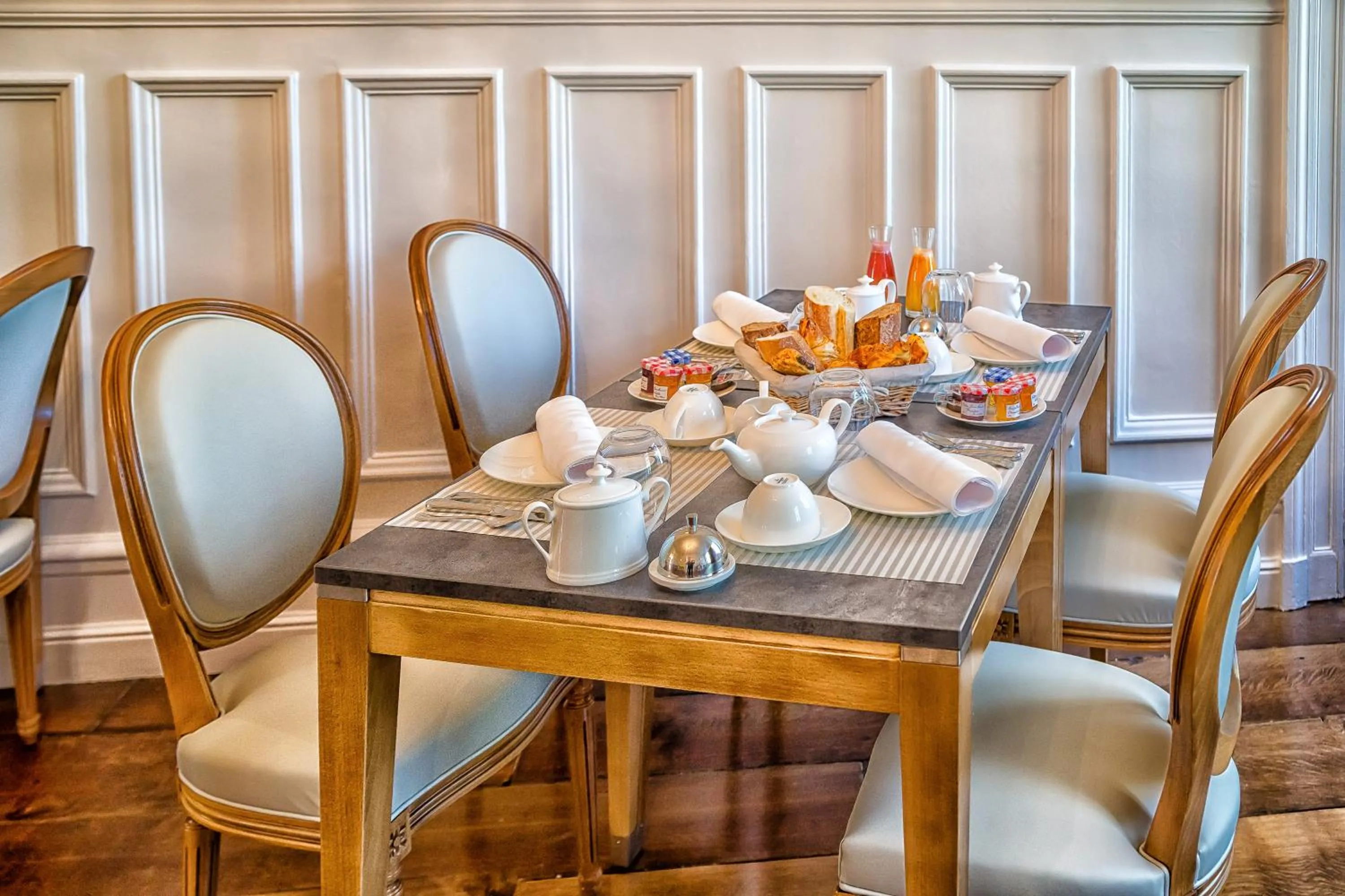 Lunch in Hôtel Château de la Marlière