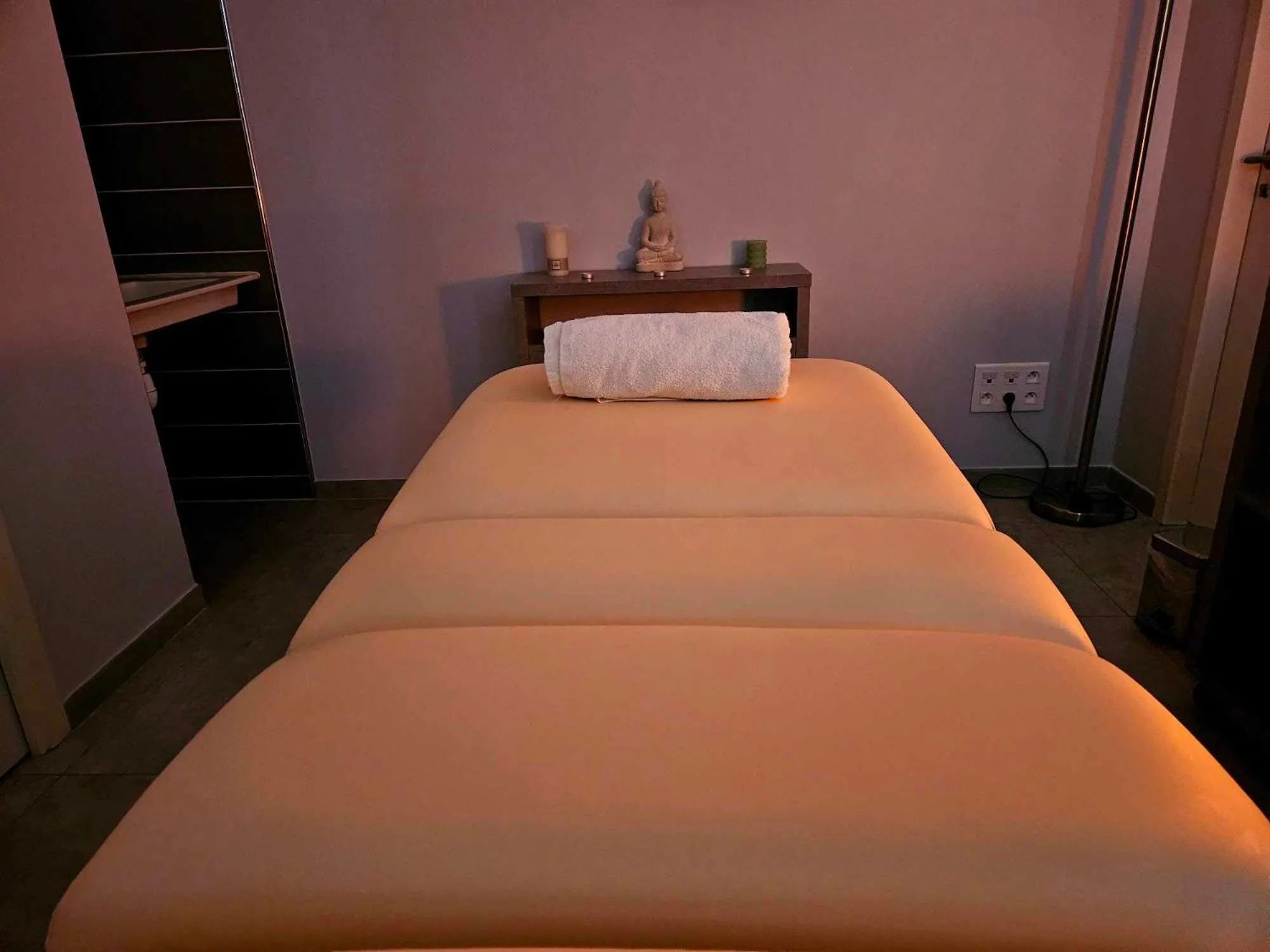 Massage, Bed in Hôtel Château de la Marlière