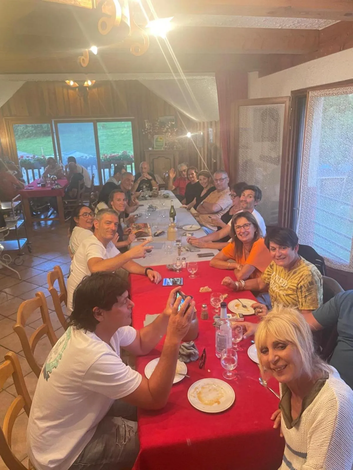 Restaurant/places to eat in Les Clarines Perceneige - Chambre d'Hôtes Vue Sur Montagne & SPA