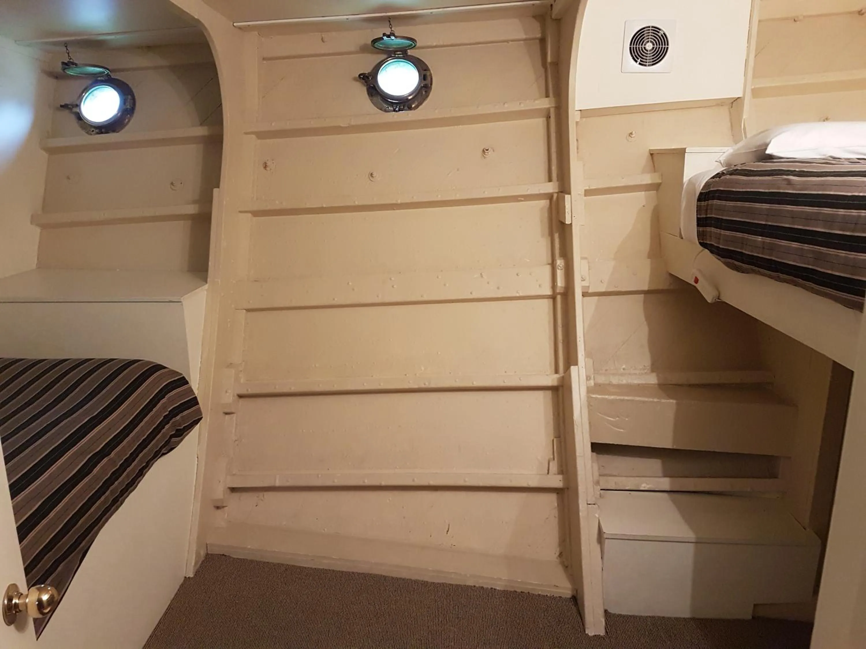 Garden, Bed in Woodlyn Park Motel