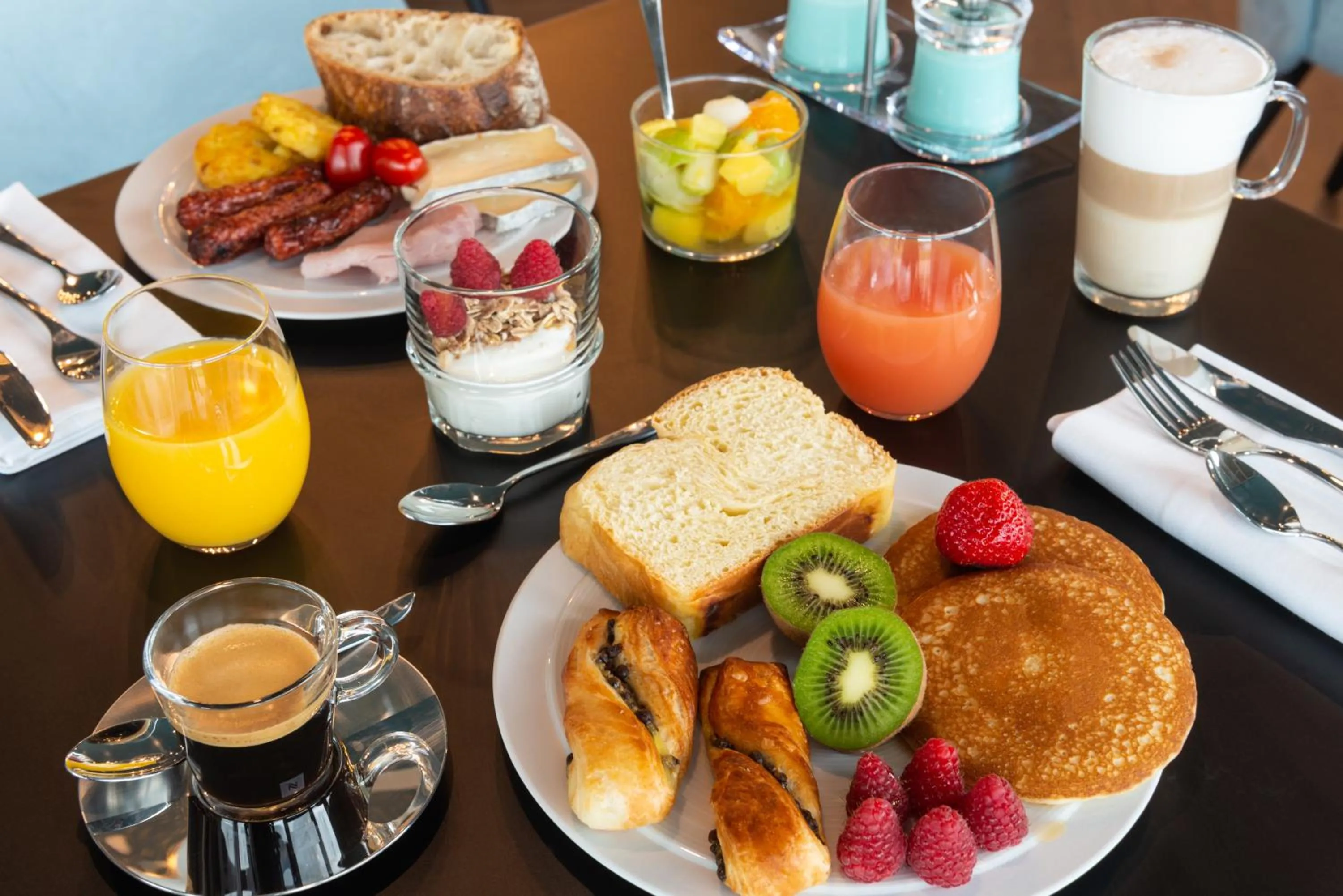 Breakfast in Hôtel Omnubo Collection