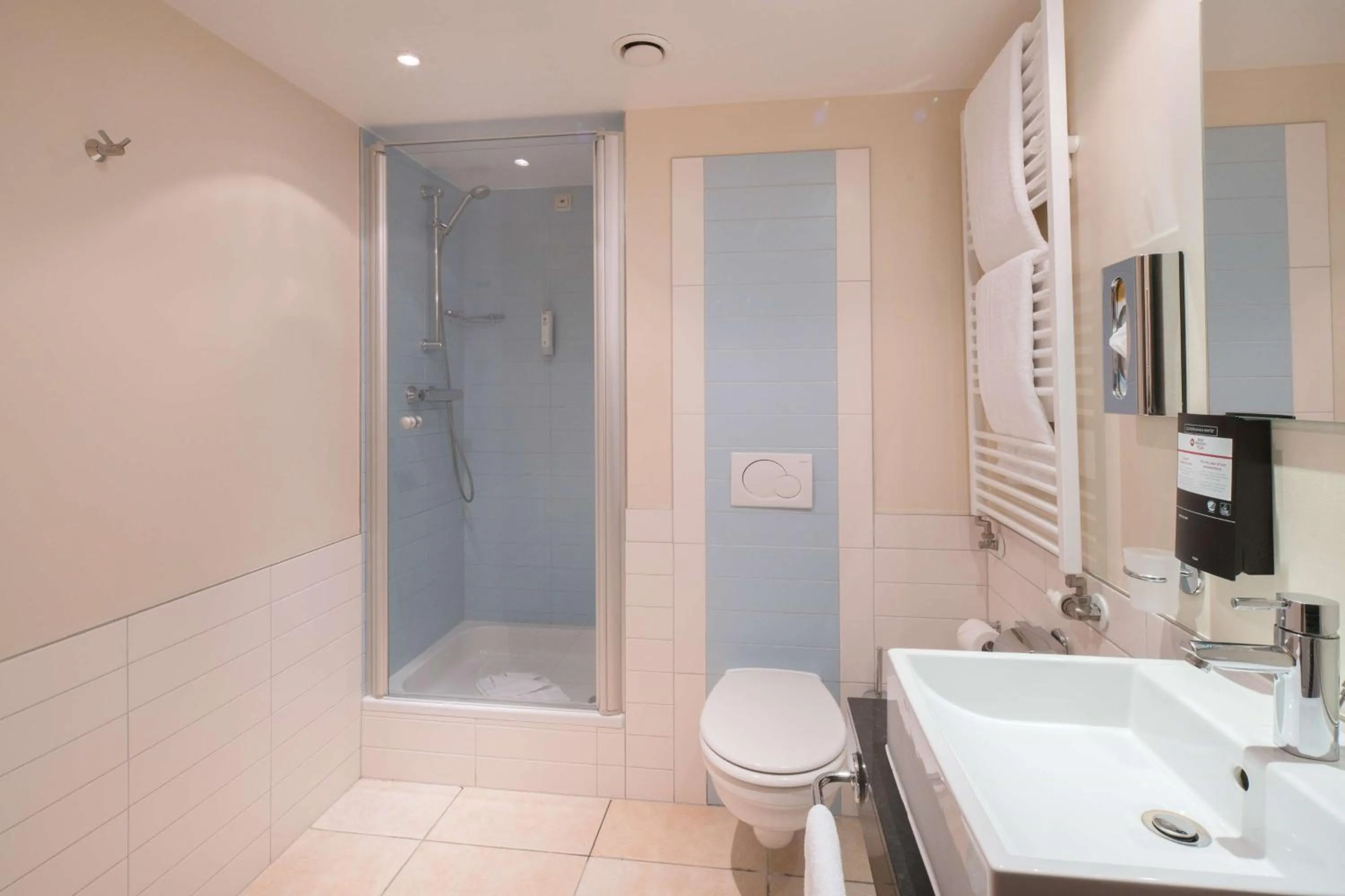 Bathroom in Best Western Plus Grand Hotel Victor Hugo