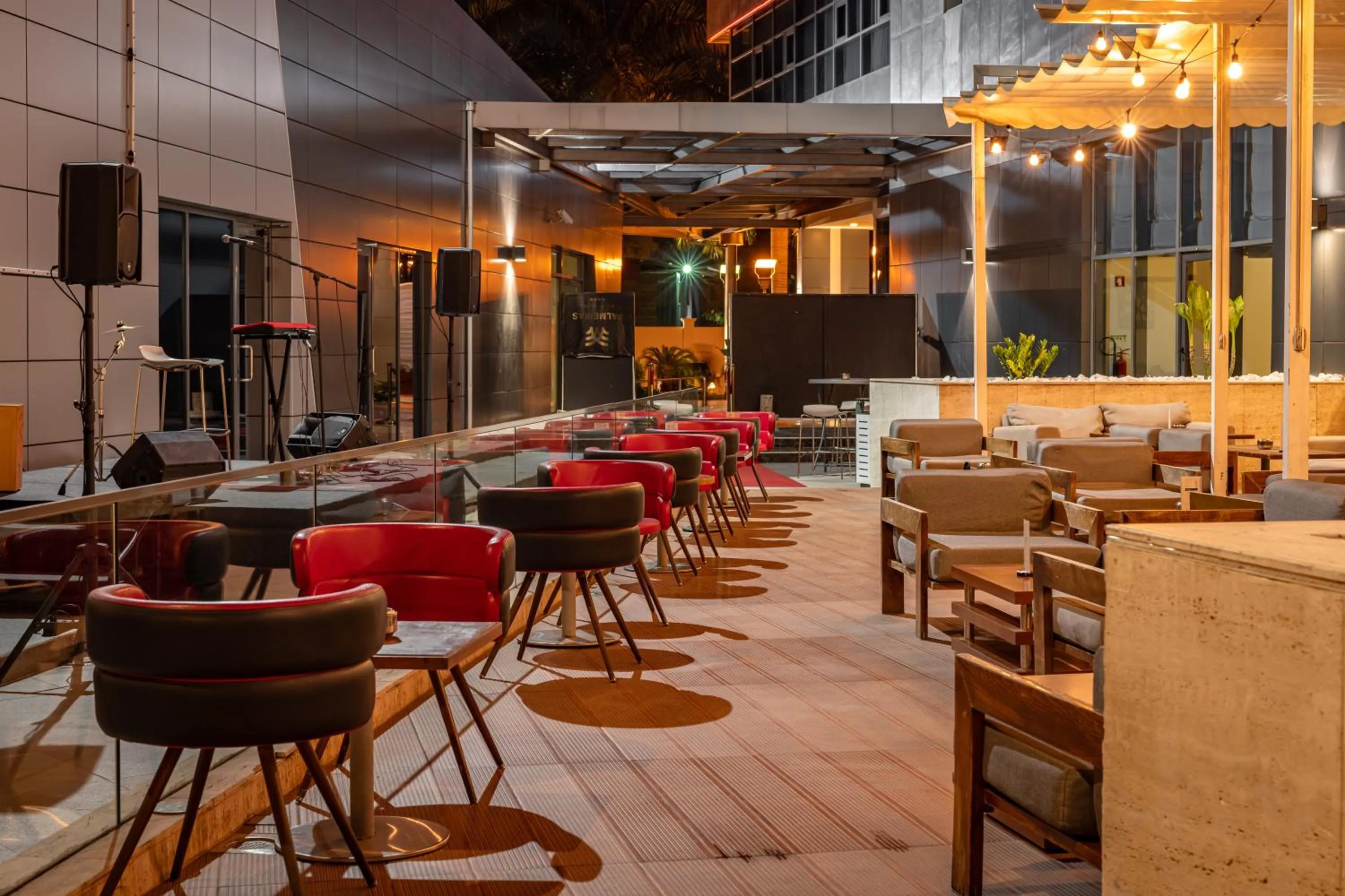 Restaurant/places to eat in Palmeiras Suite Hotel