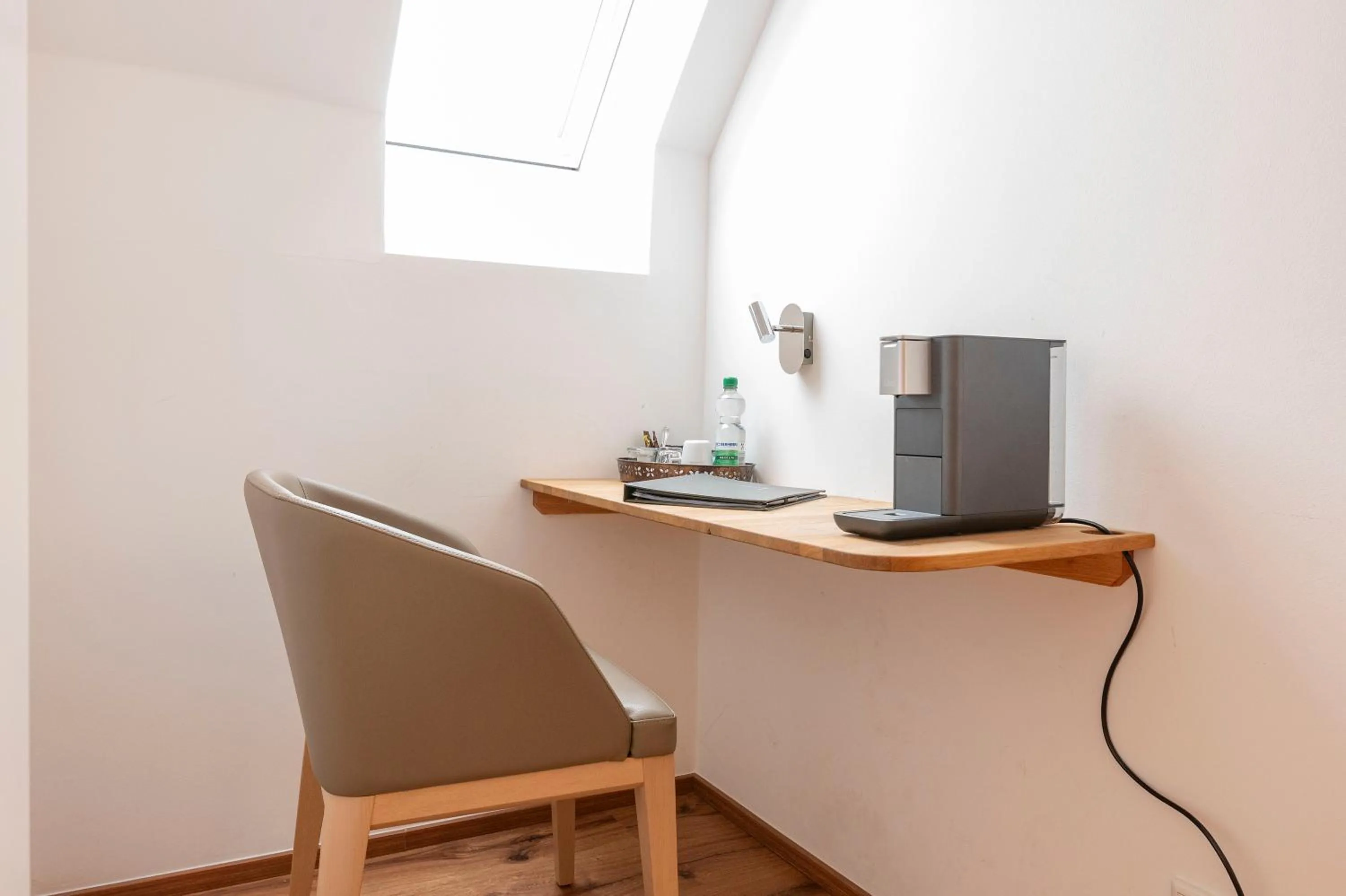 Coffee/tea facilities in Hotel ten Hoopen Restaurant Deele