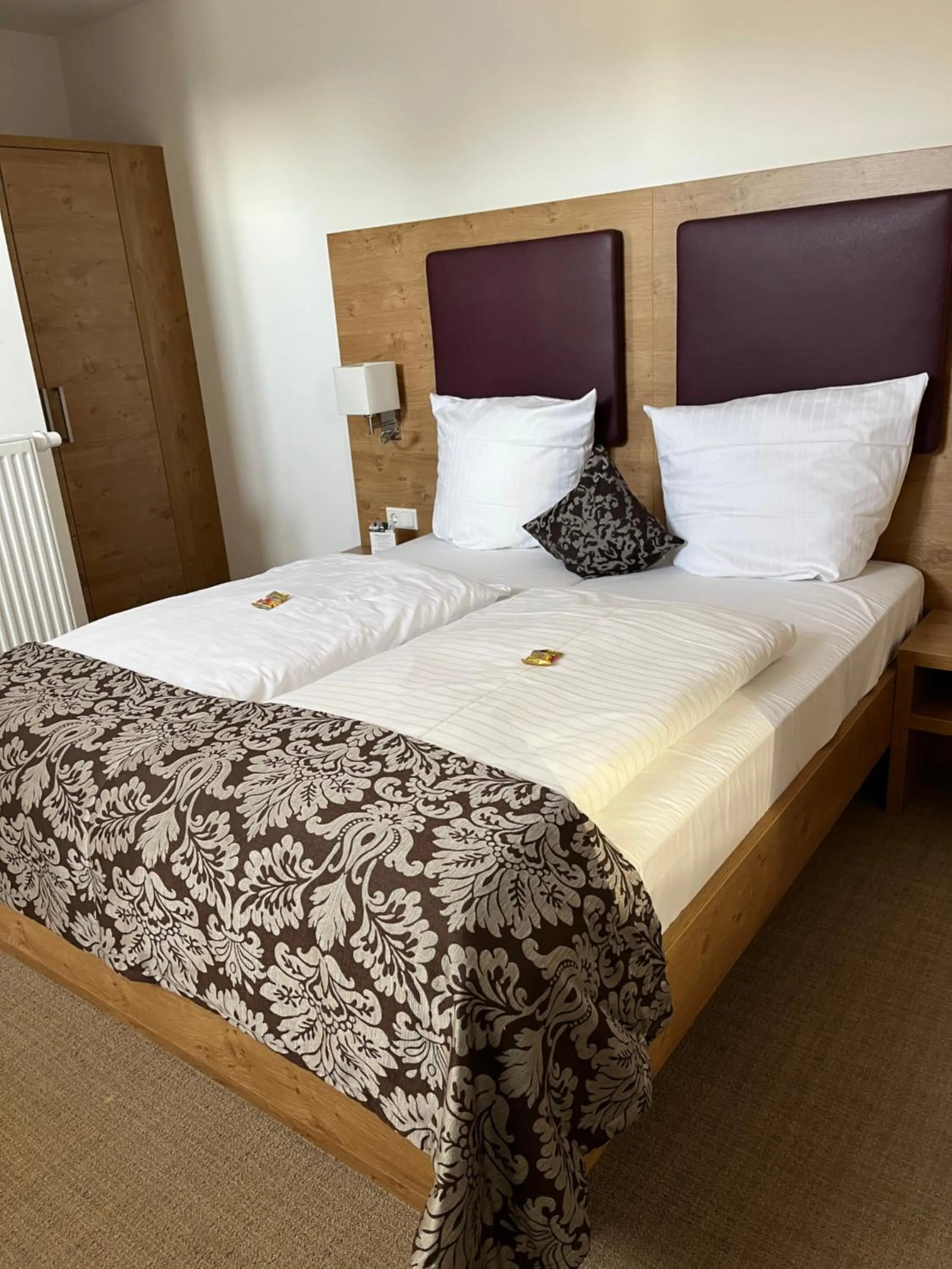 Bedroom, Bed in Hotel ten Hoopen Restaurant Deele