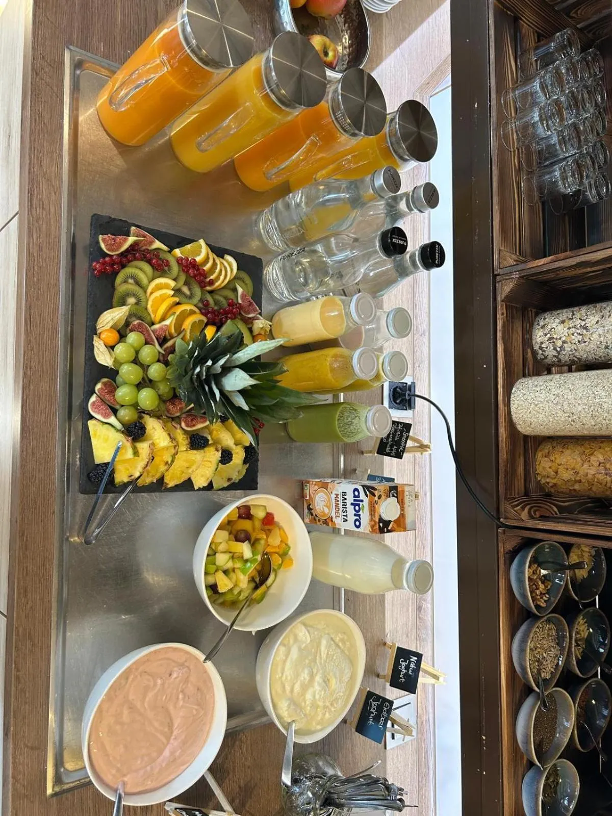 Breakfast in Hotel ten Hoopen Restaurant Deele