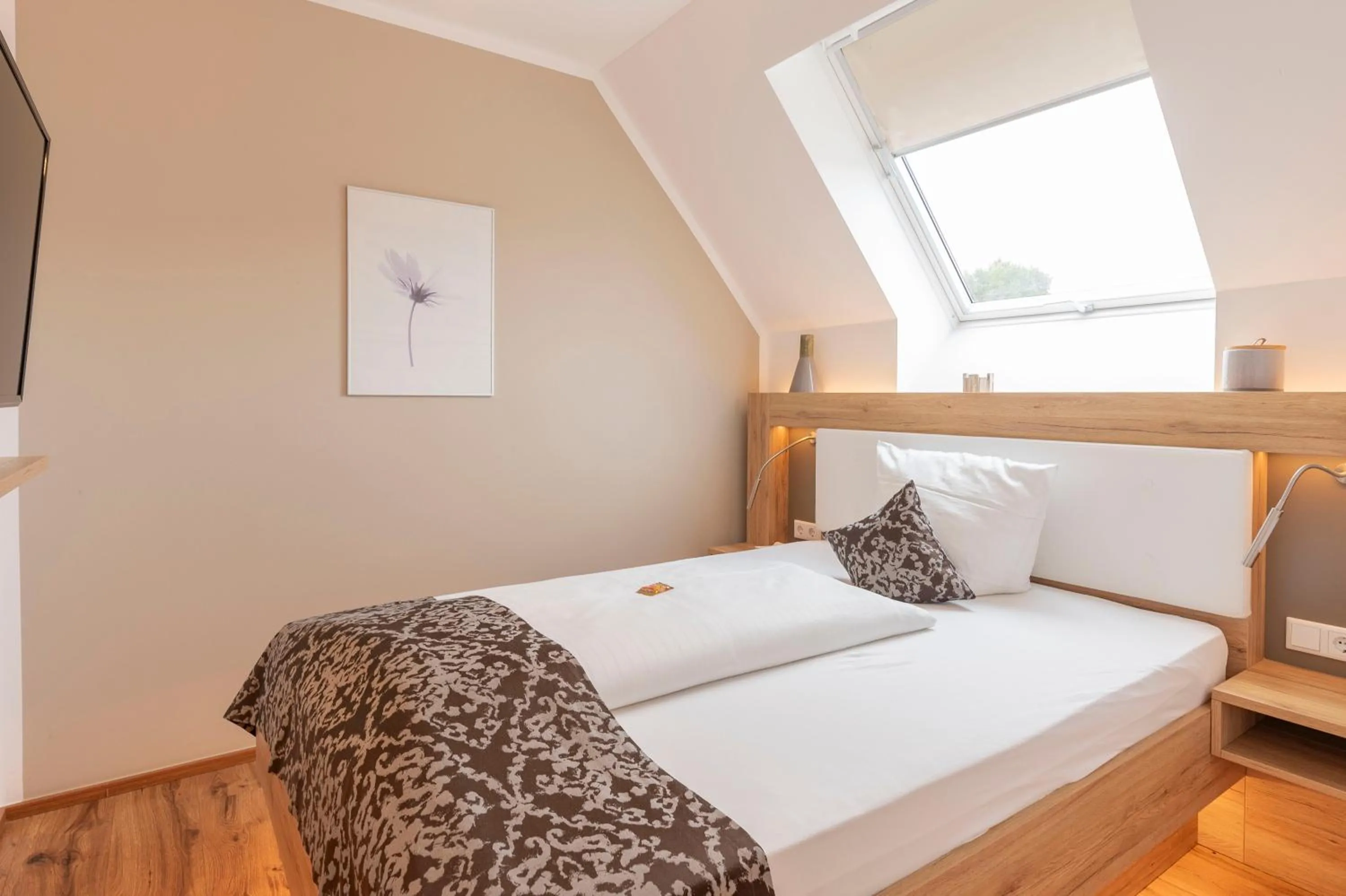 Bedroom, Bed in Hotel ten Hoopen Restaurant Deele