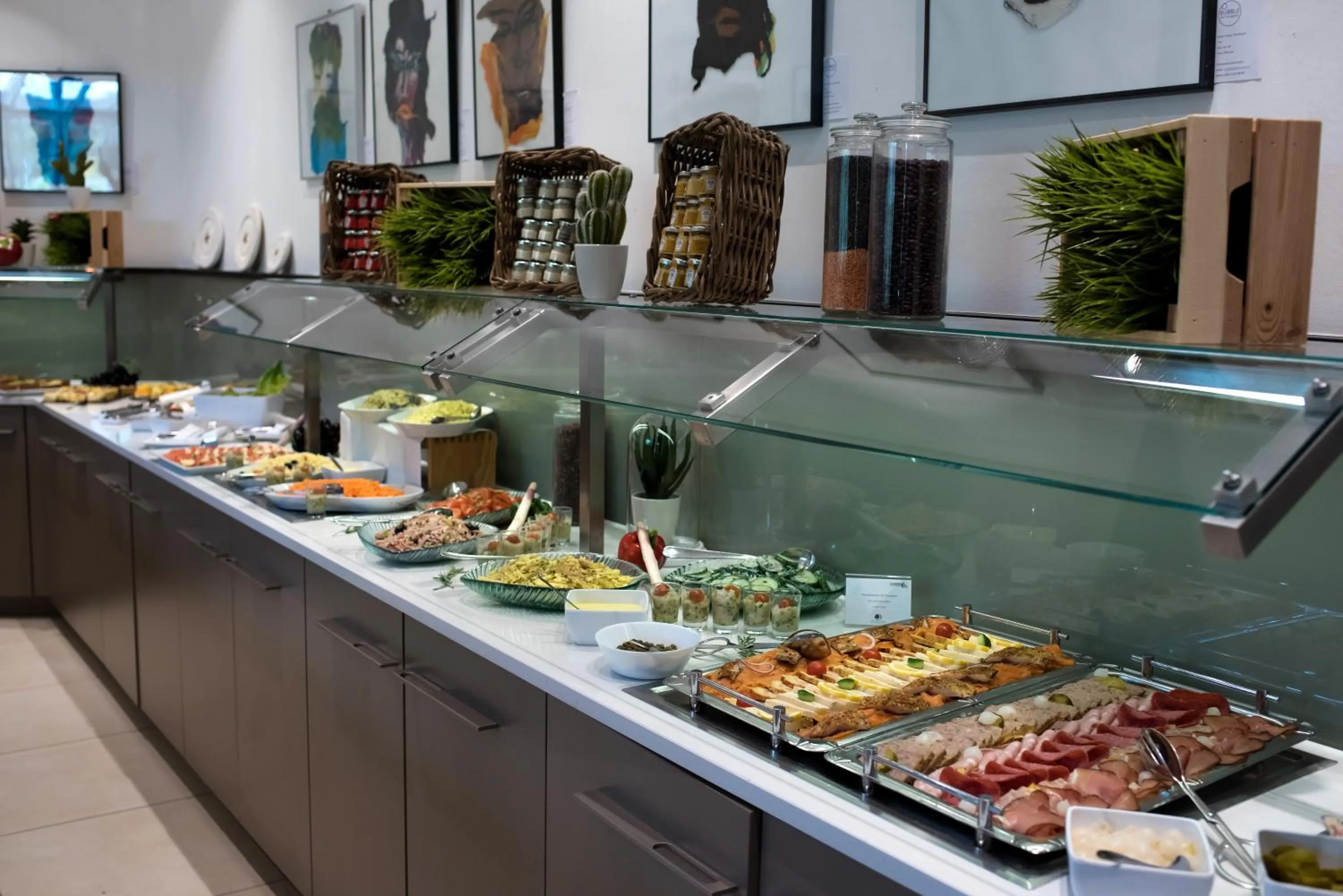 Restaurant/places to eat in DoubleTree by Hilton Luxembourg