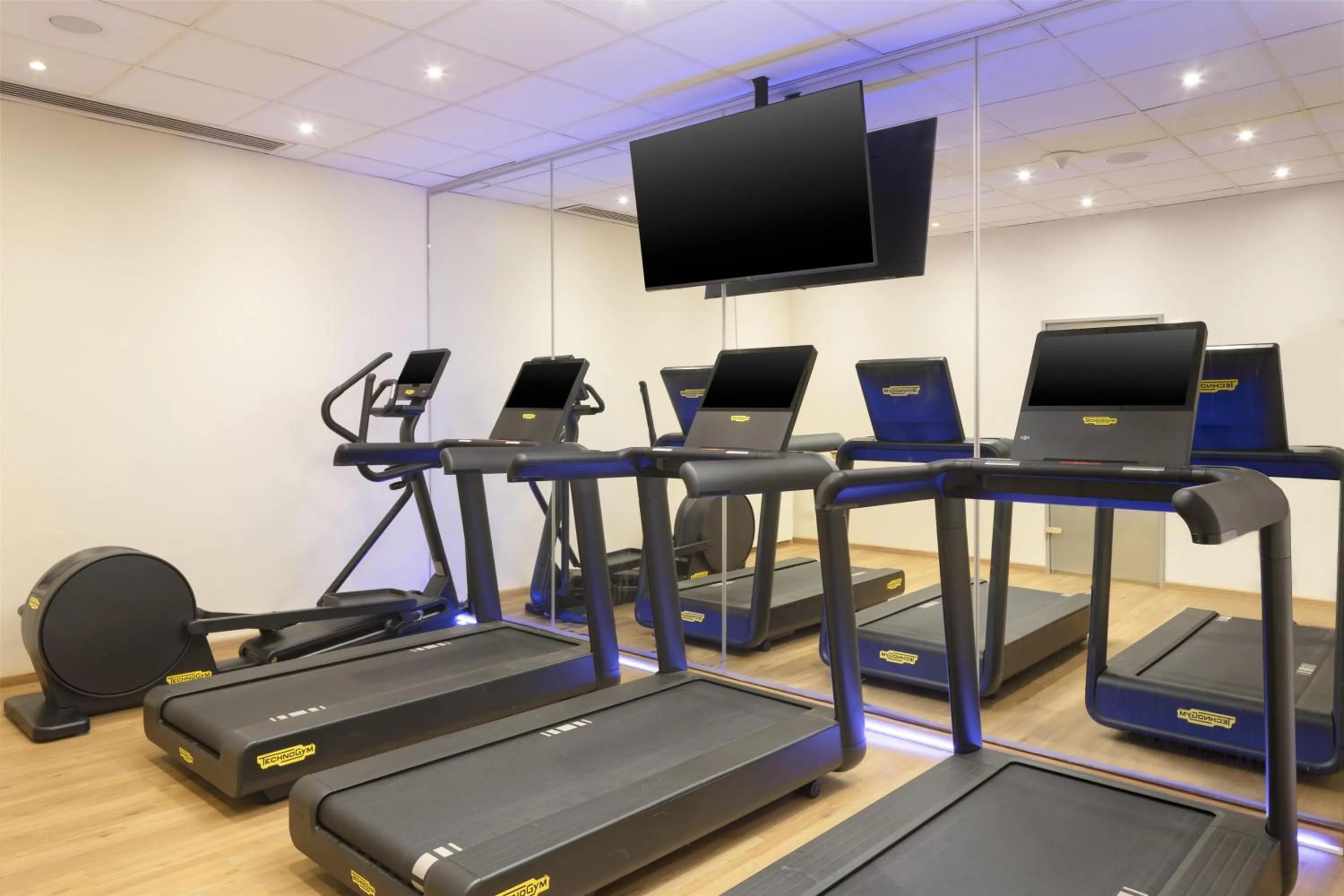 Fitness centre/facilities in DoubleTree by Hilton Luxembourg