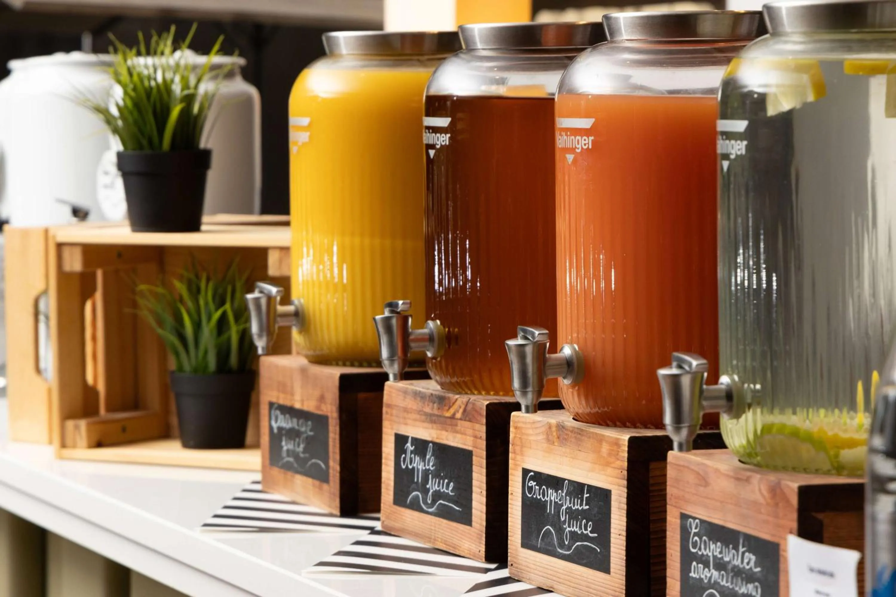 Dining area in DoubleTree by Hilton Luxembourg