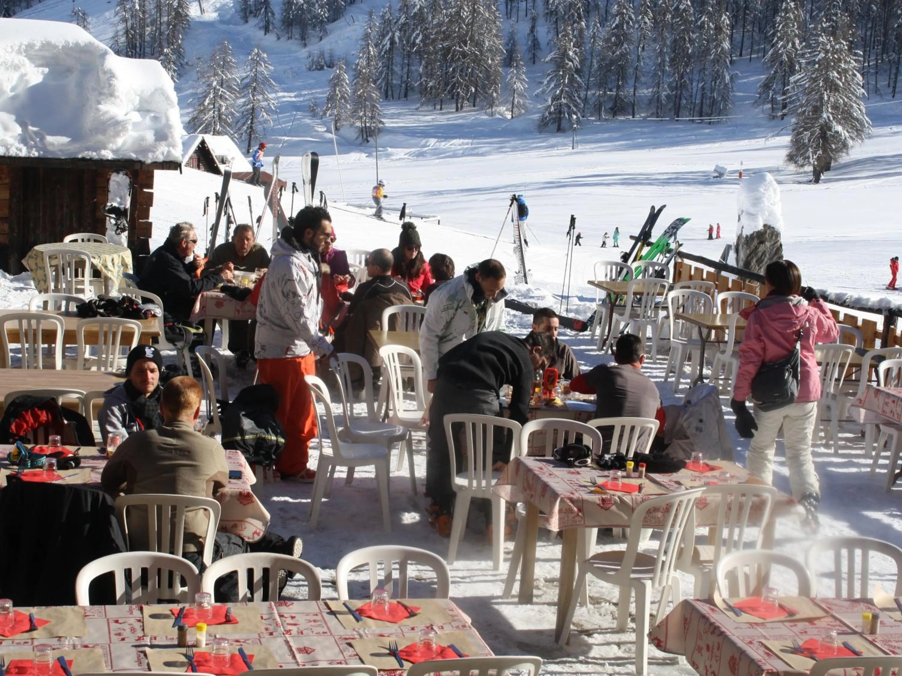 Restaurant/places to eat in Le Bataclan