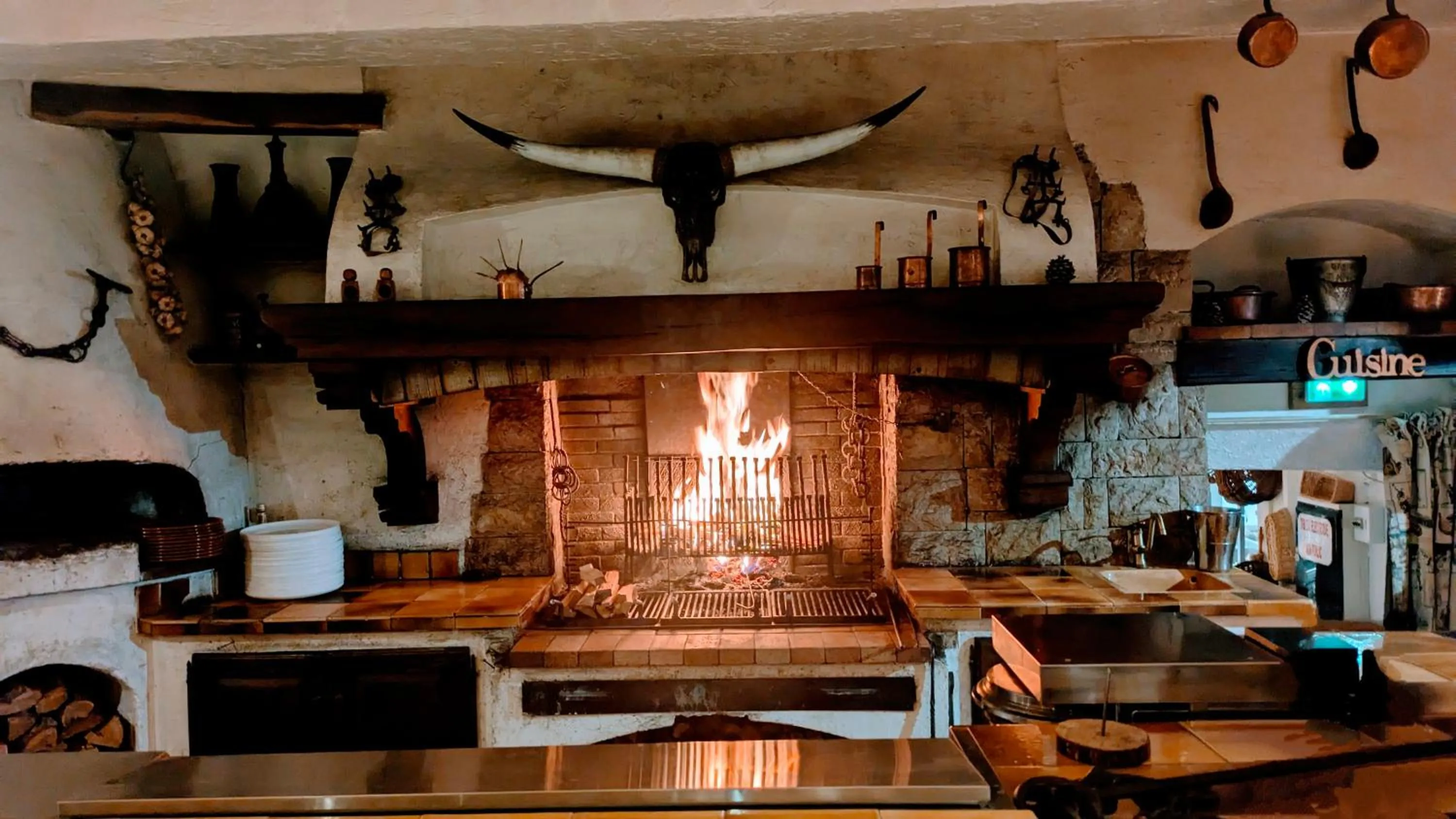 Restaurant/places to eat in Le Bataclan