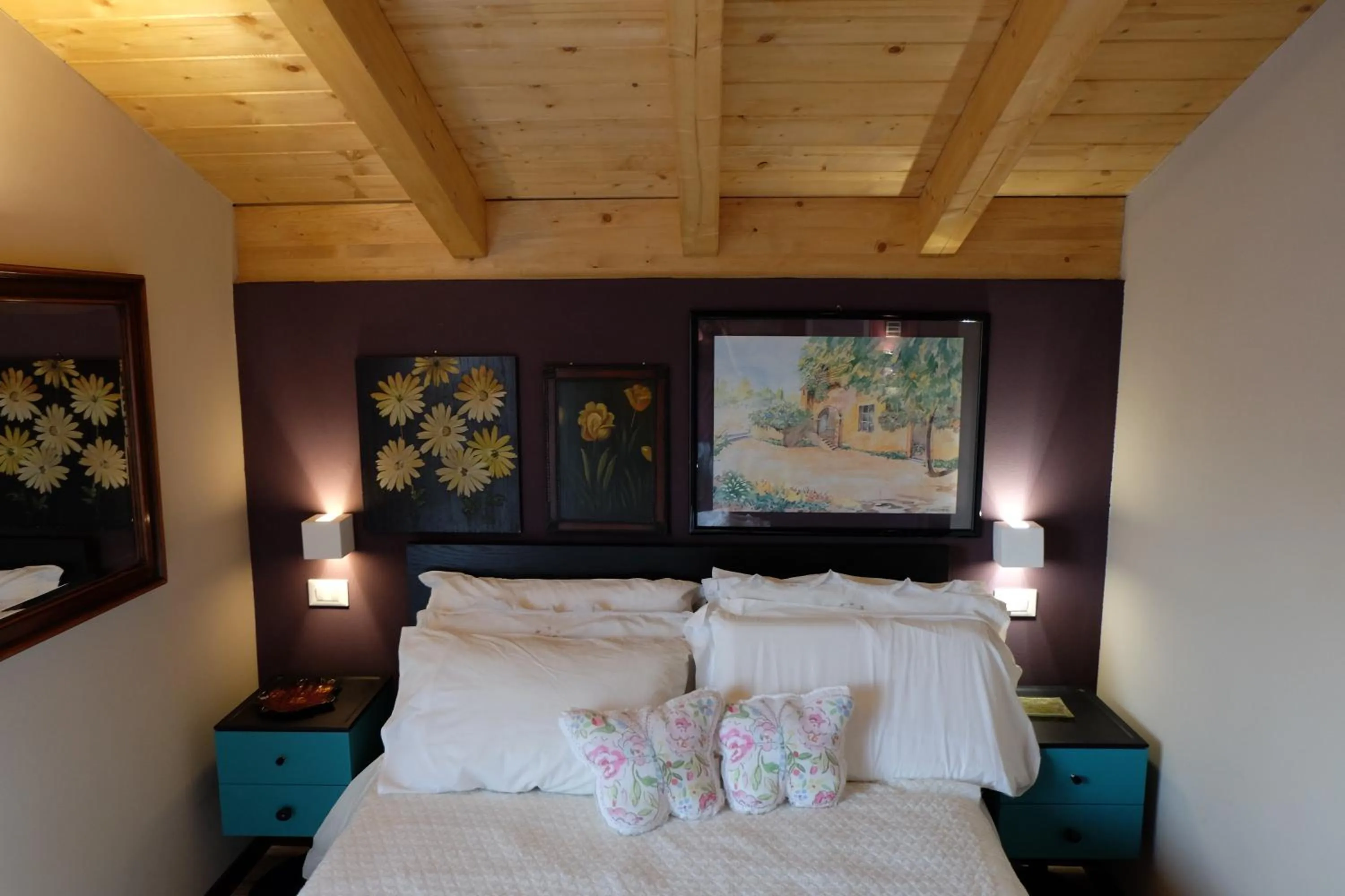 Decorative detail, Bed in Milano B&B