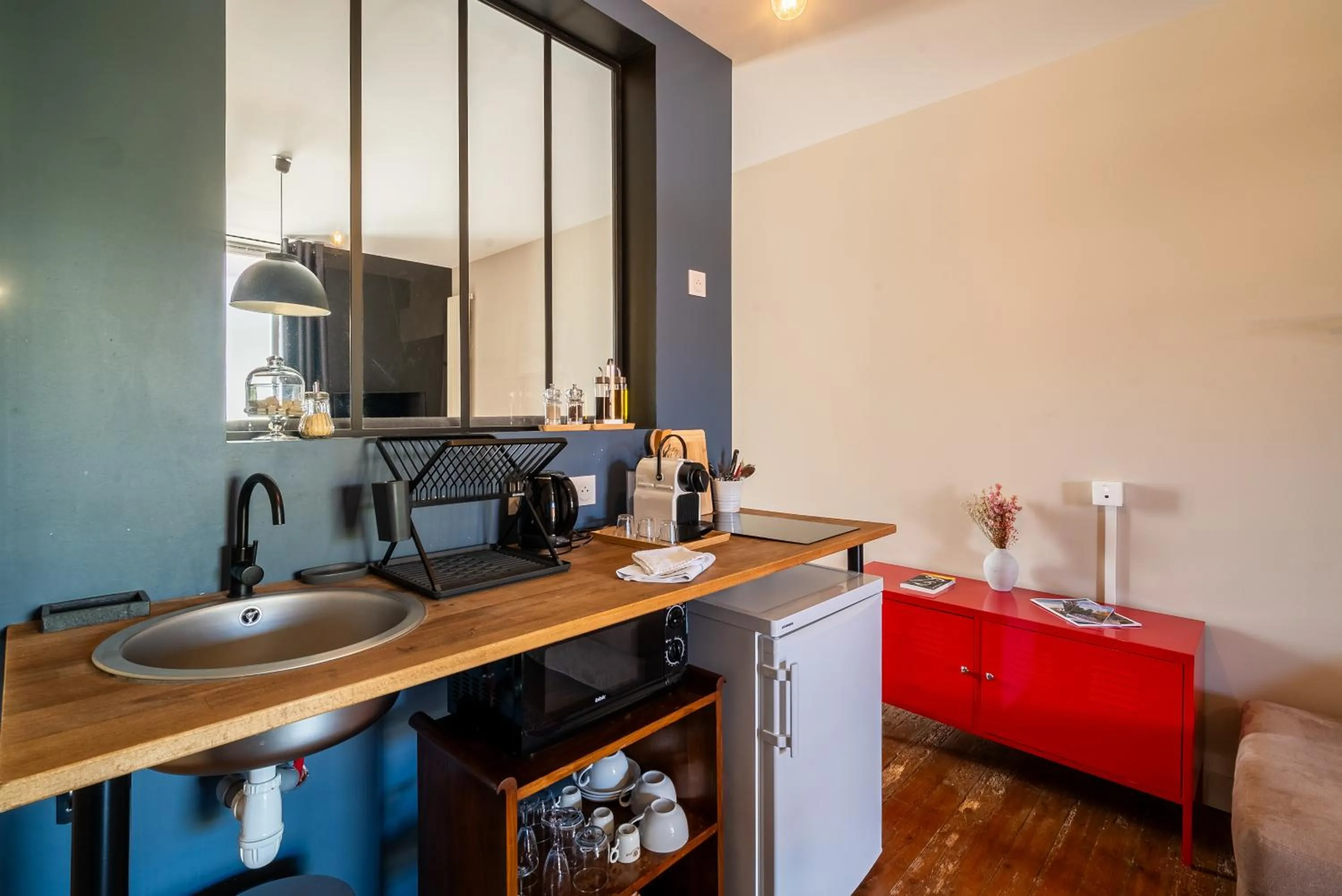 Coffee/tea facilities in Dupain & Dubeurre Appart'hôtel - Parking en supp