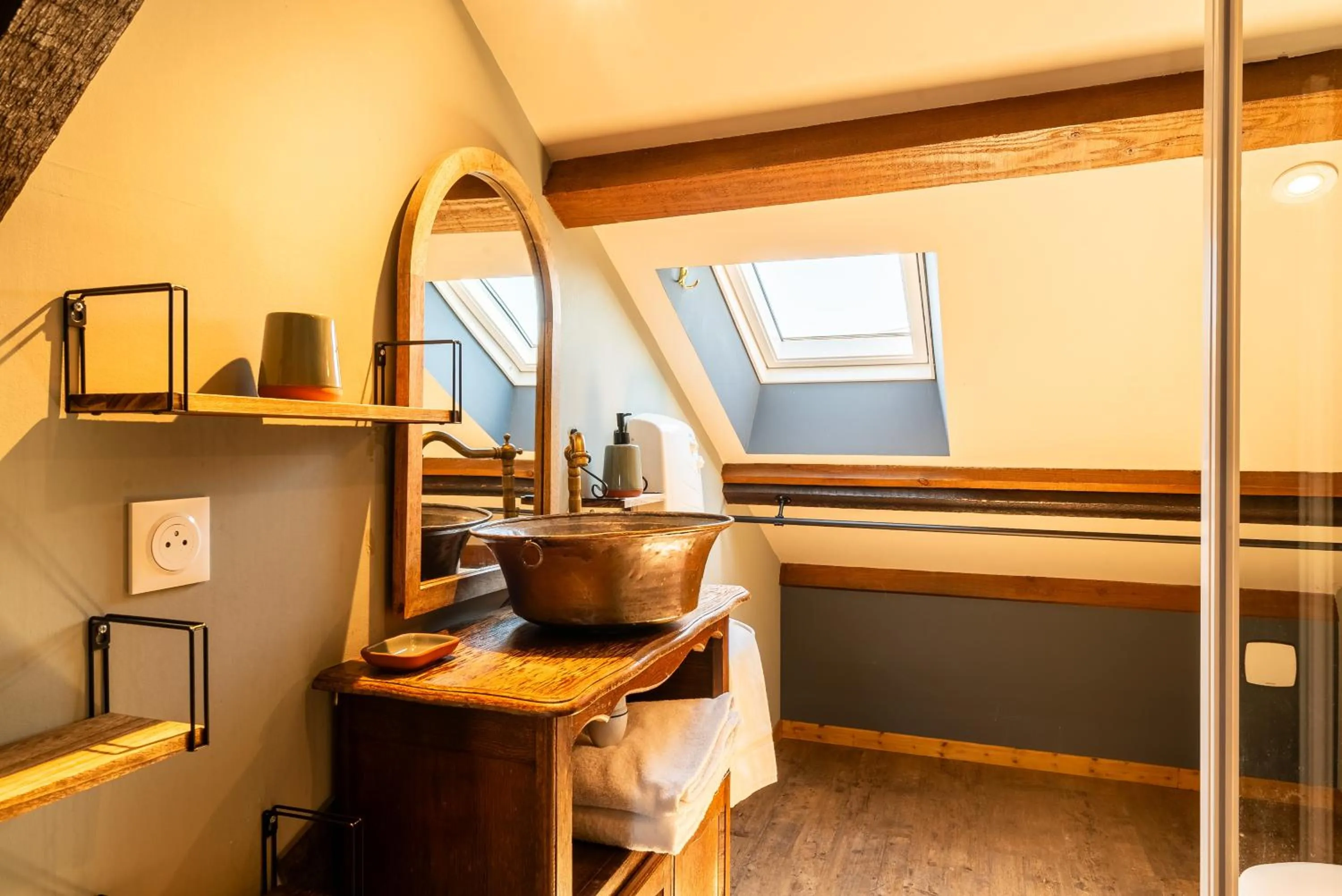 Bathroom in Dupain & Dubeurre Appart'hôtel - Parking en supp