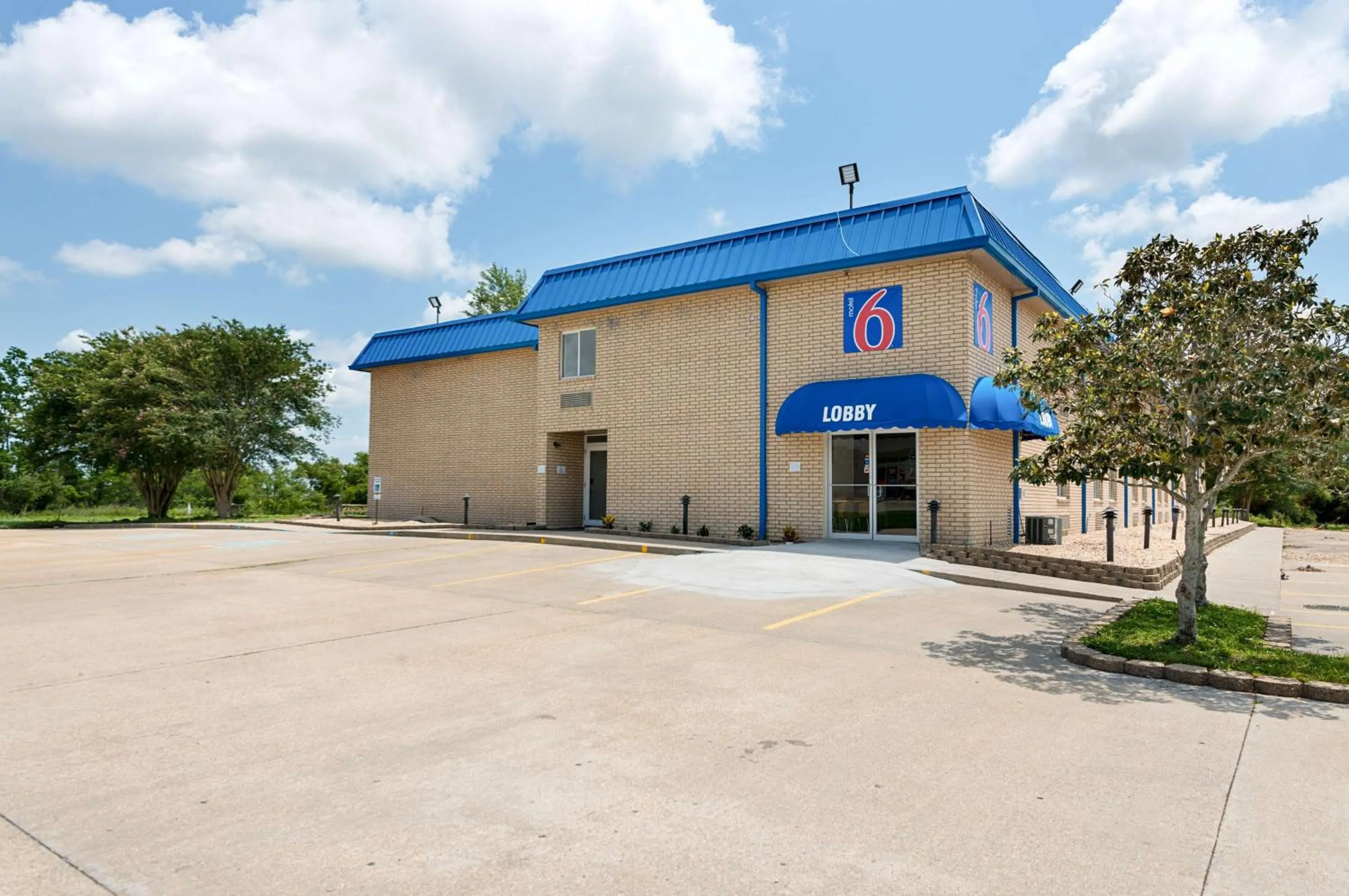 Property building in Motel 6-New Iberia, LA