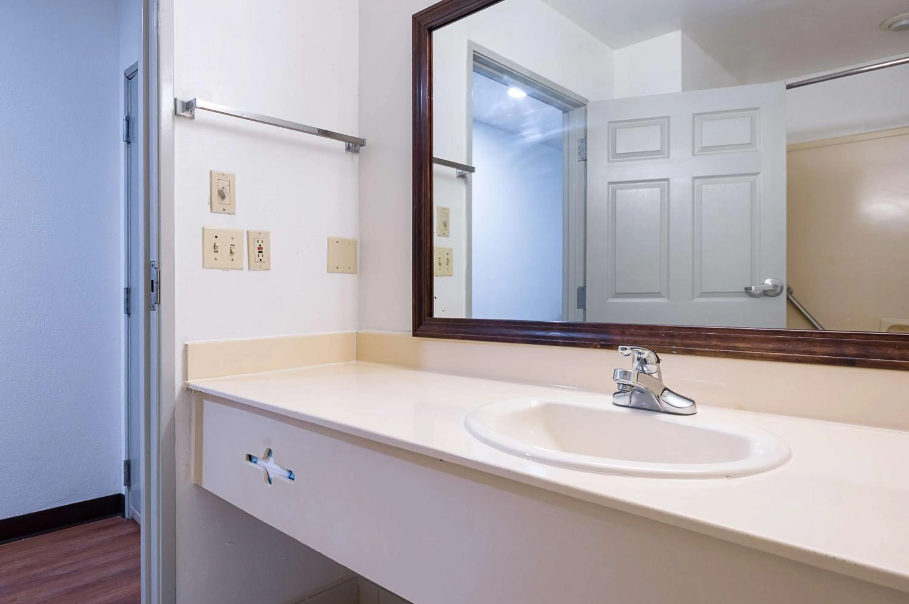 Bathroom in Motel 6-New Iberia, LA