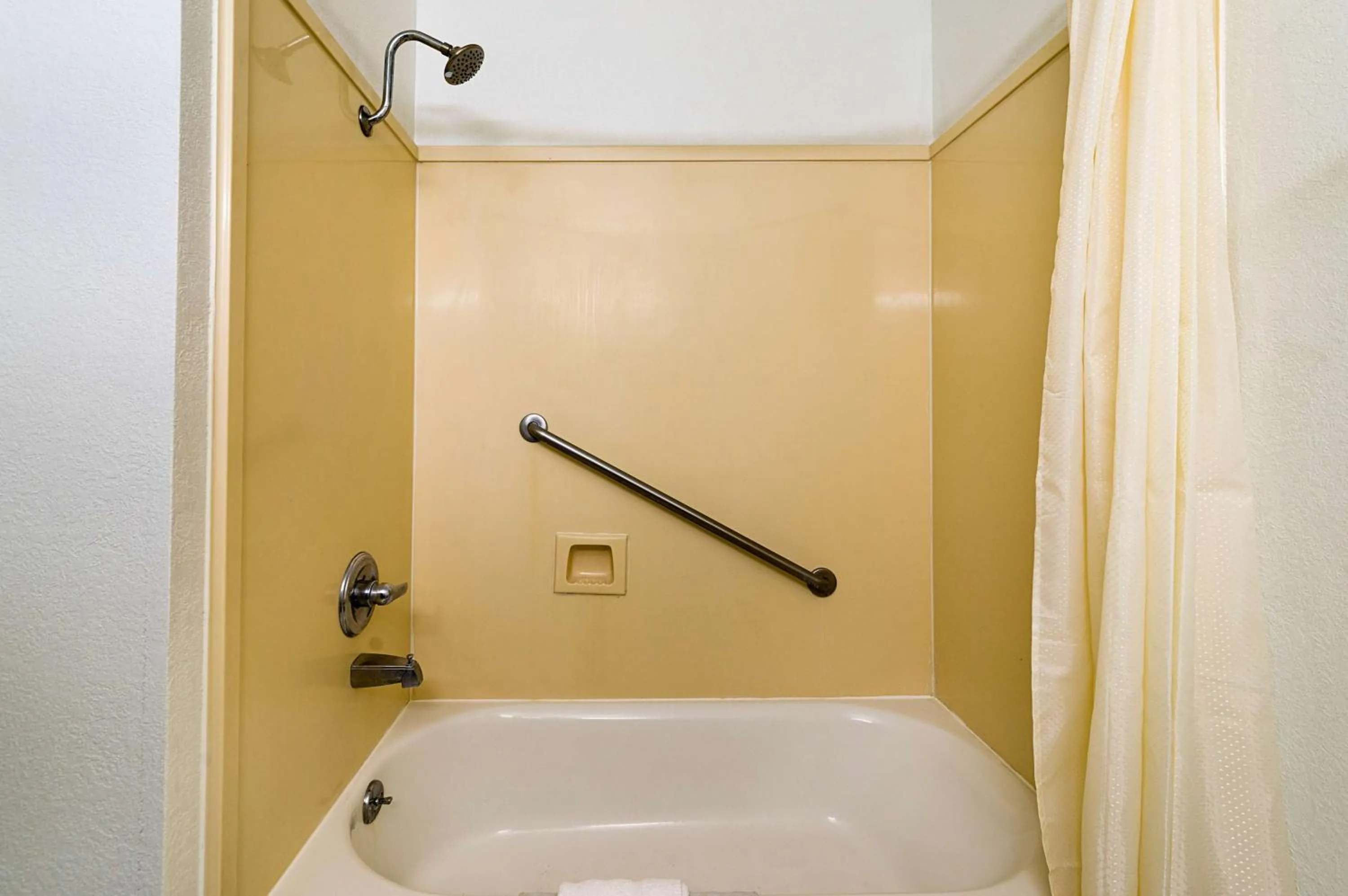 Shower in Motel 6-New Iberia, LA