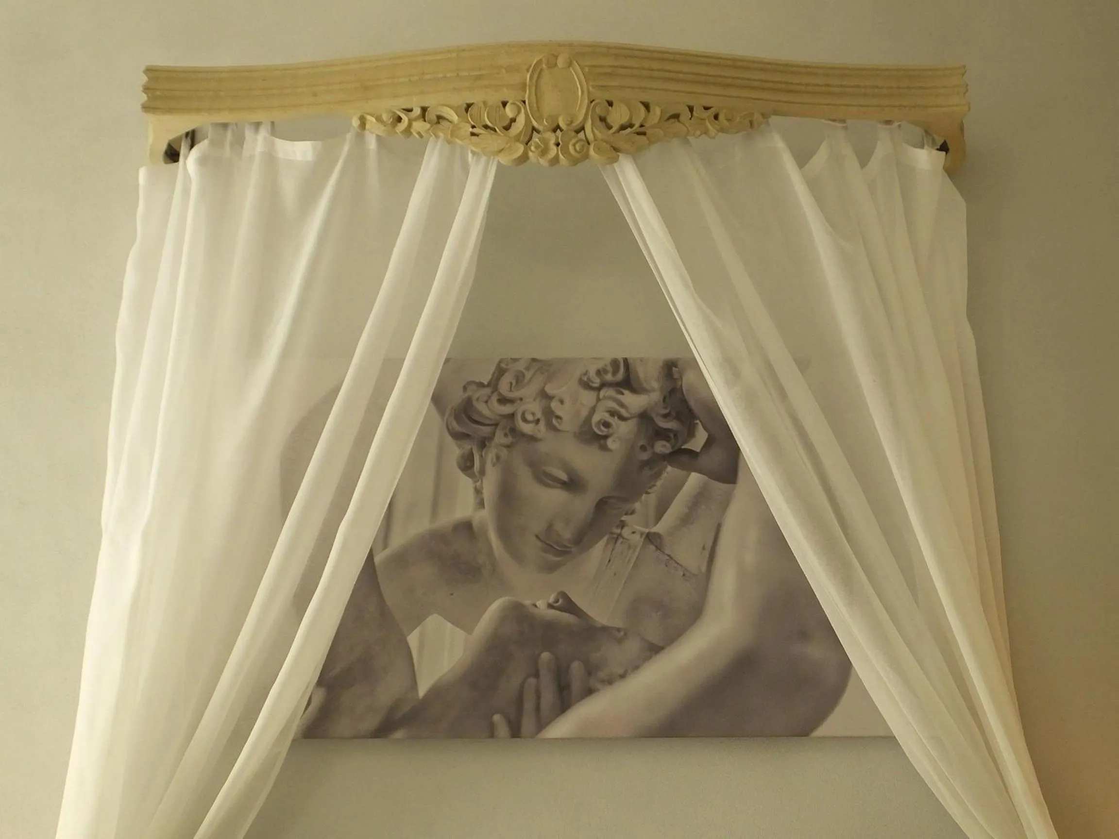 Decorative detail in Antica Loggetta