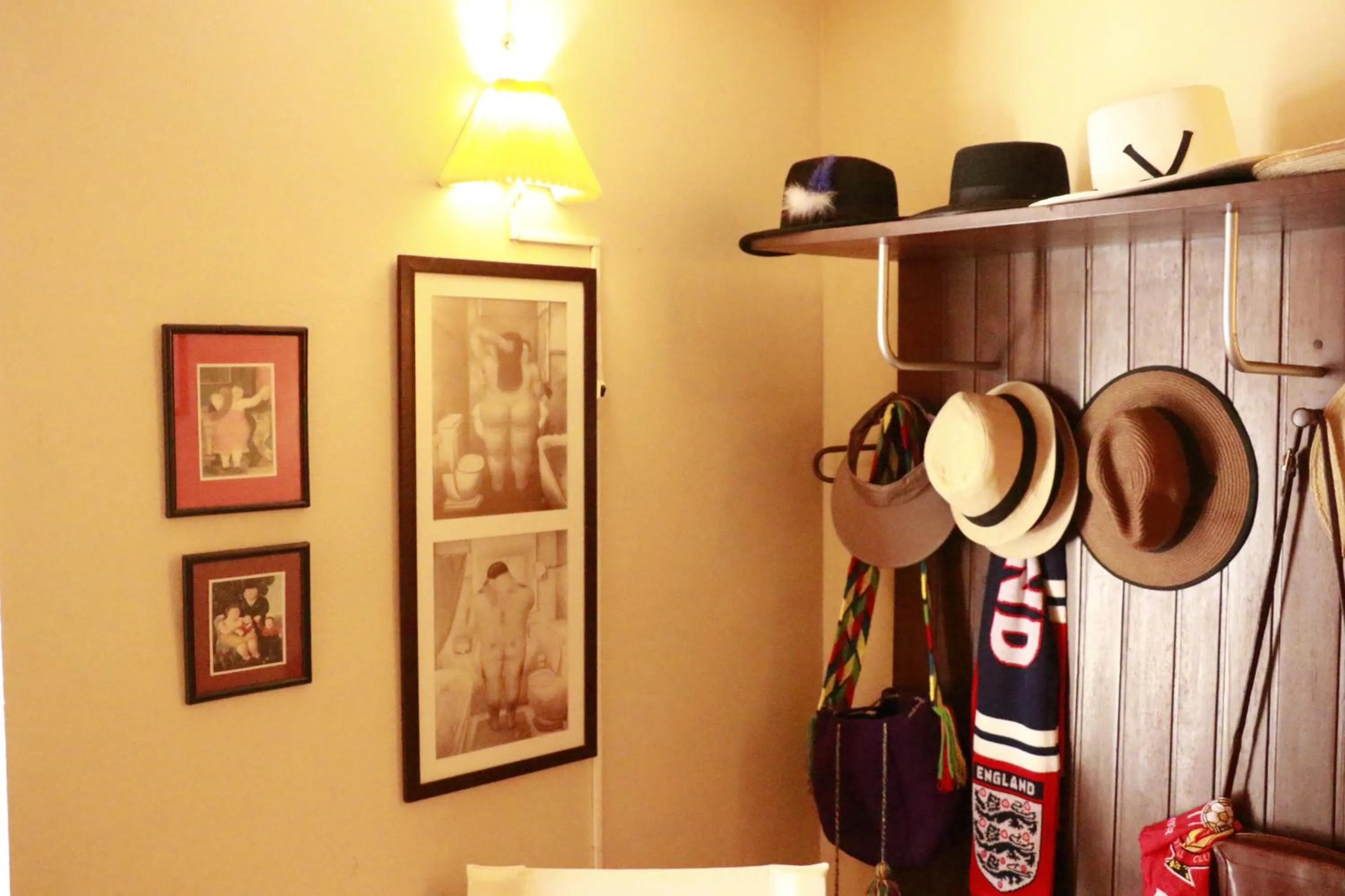 wardrobe in Hotel Boutique La Casa de Margarita