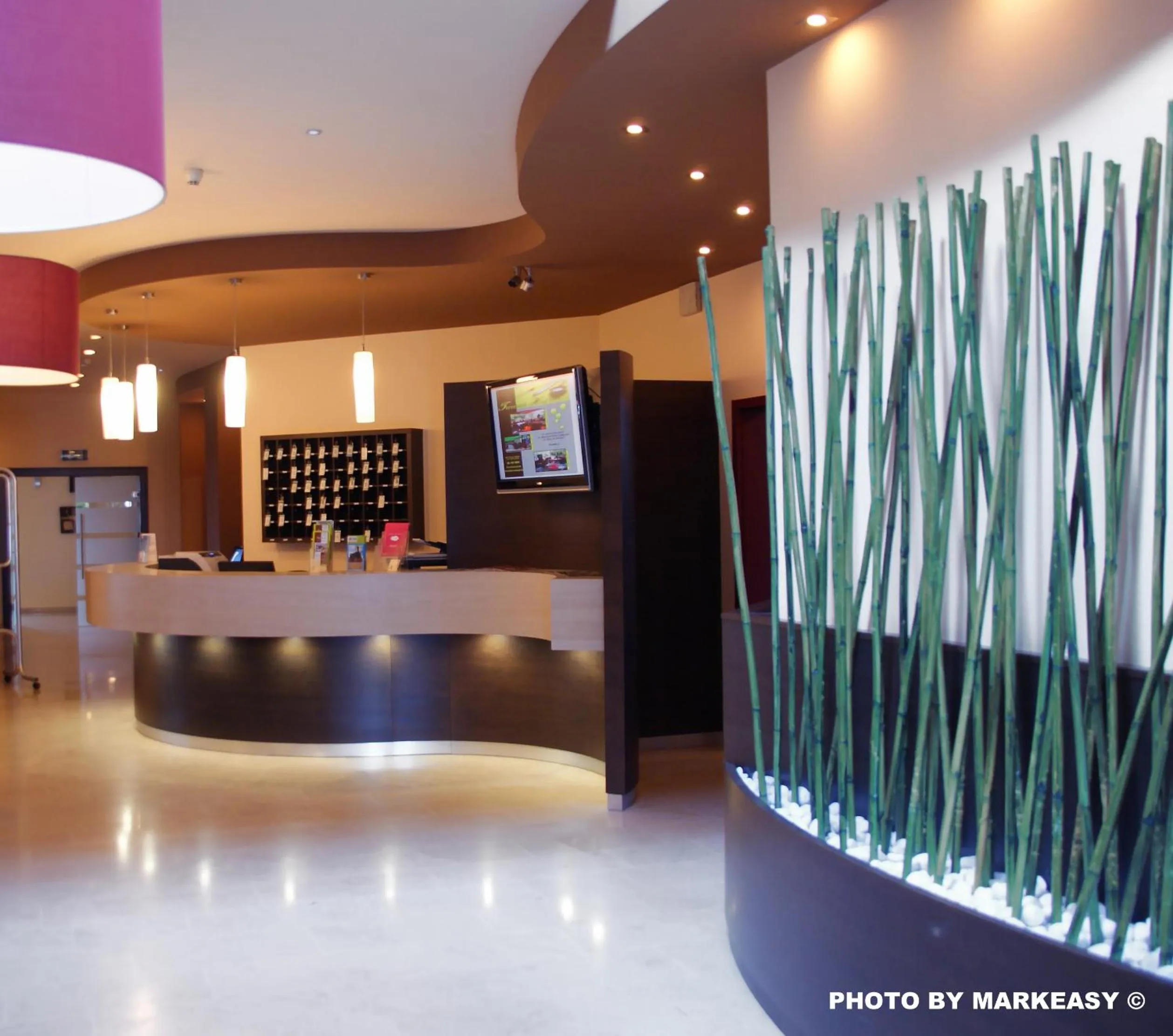 Lobby or reception in Threeland Hotel