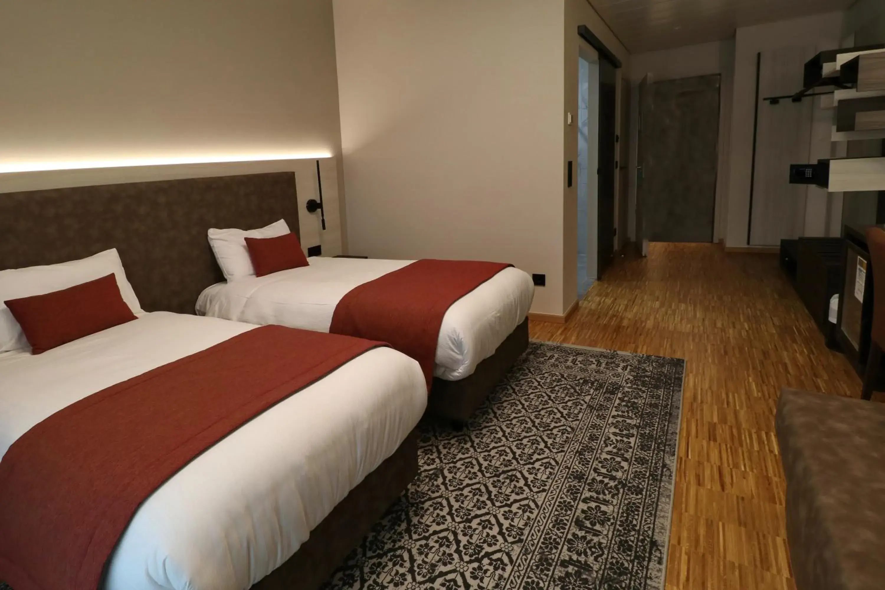 Deluxe Twin Room in Threeland Hotel Deluxe Twin Room in Threeland Hotel