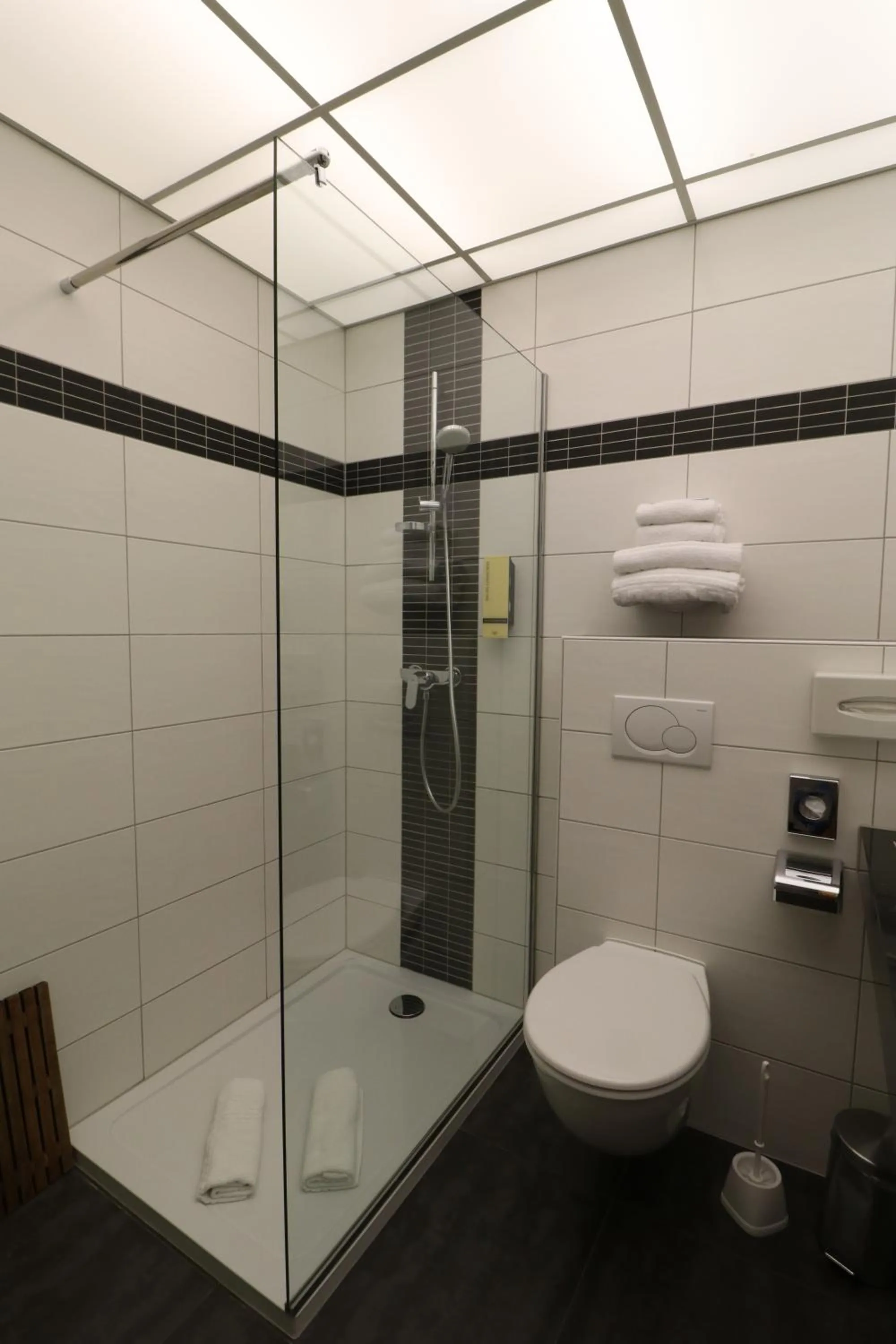 Single Room in Threeland Hotel