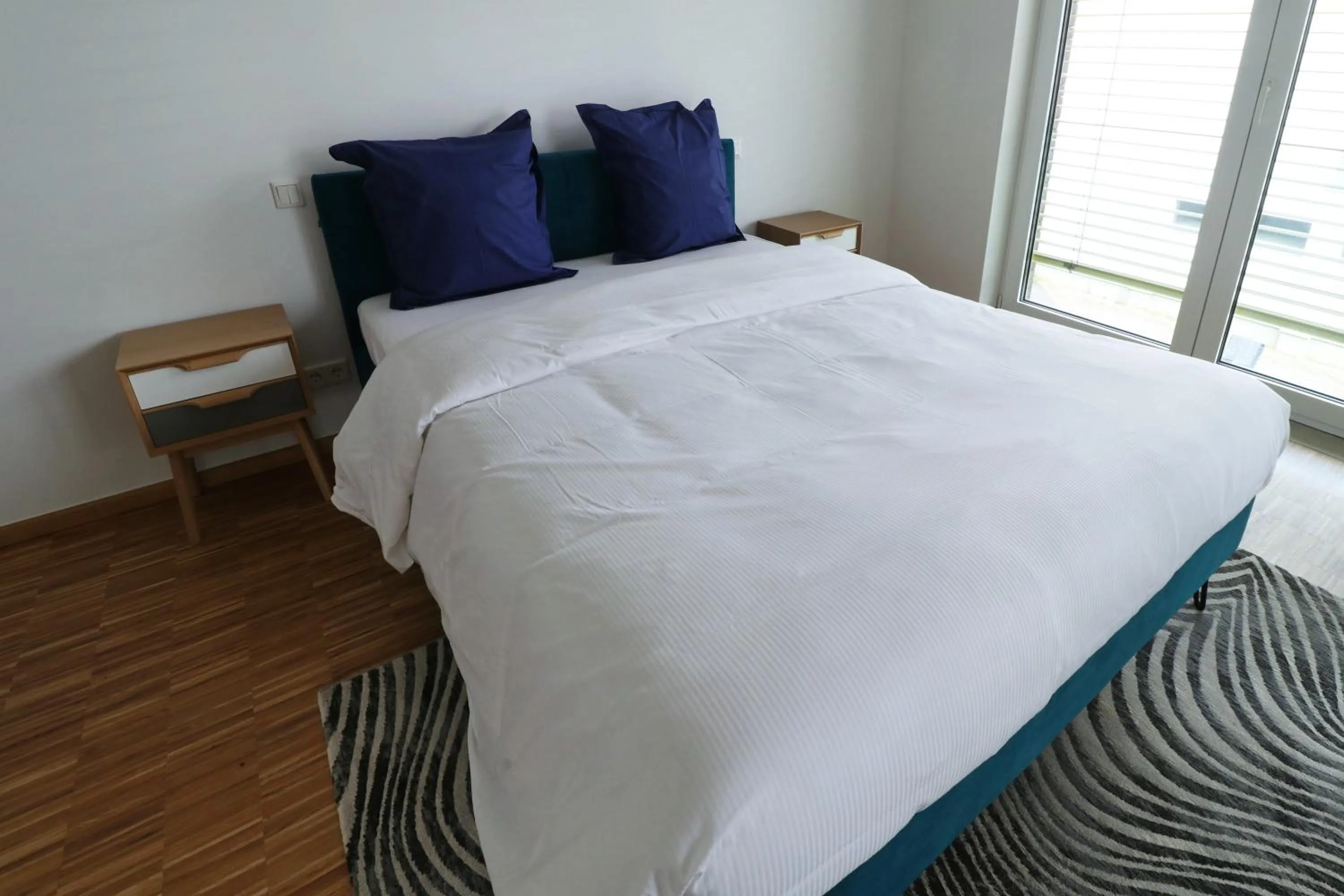 Bedroom, Bed in Threeland Hotel