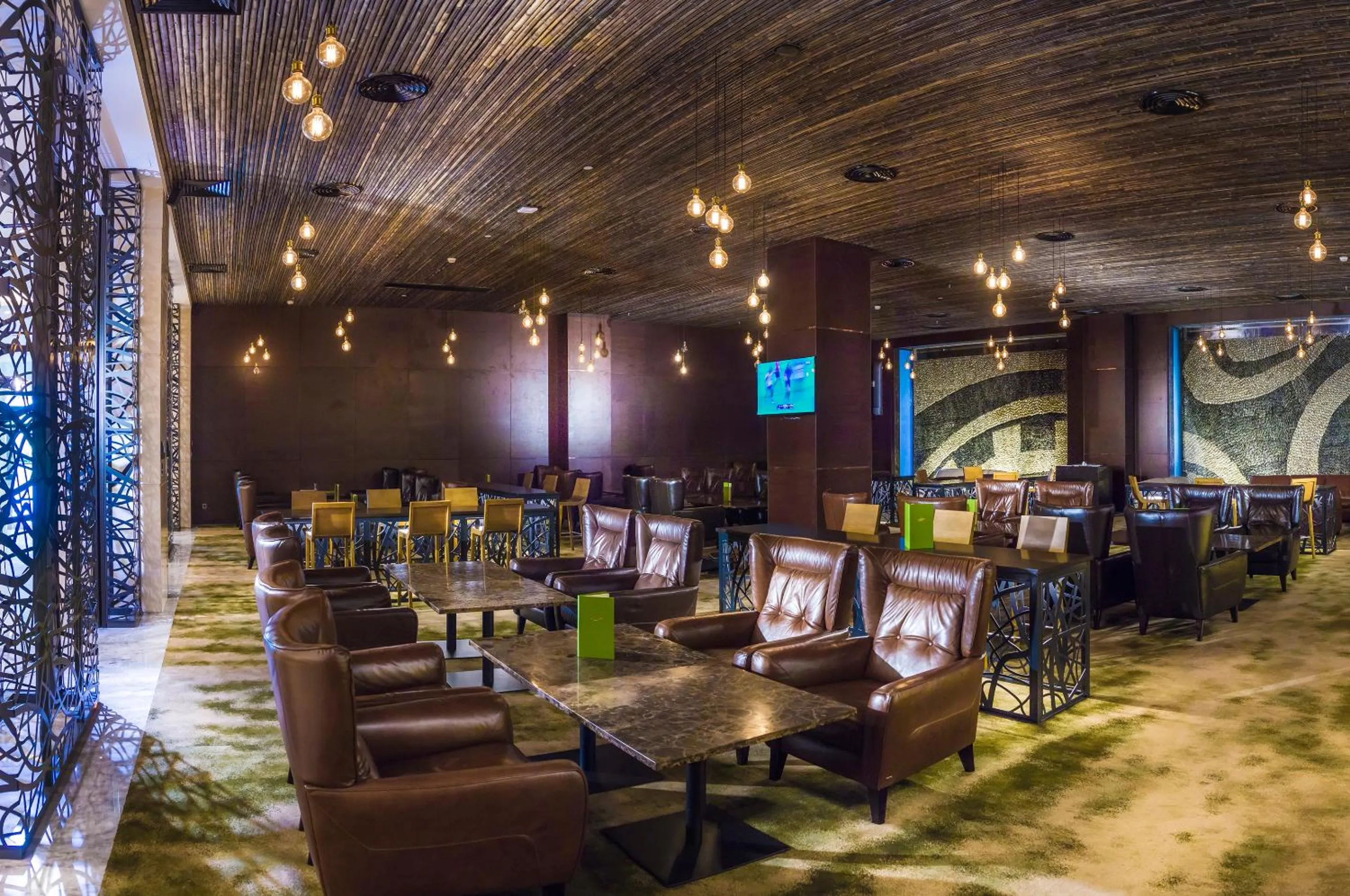 Lounge or bar in The Stanley Hotel & Suites