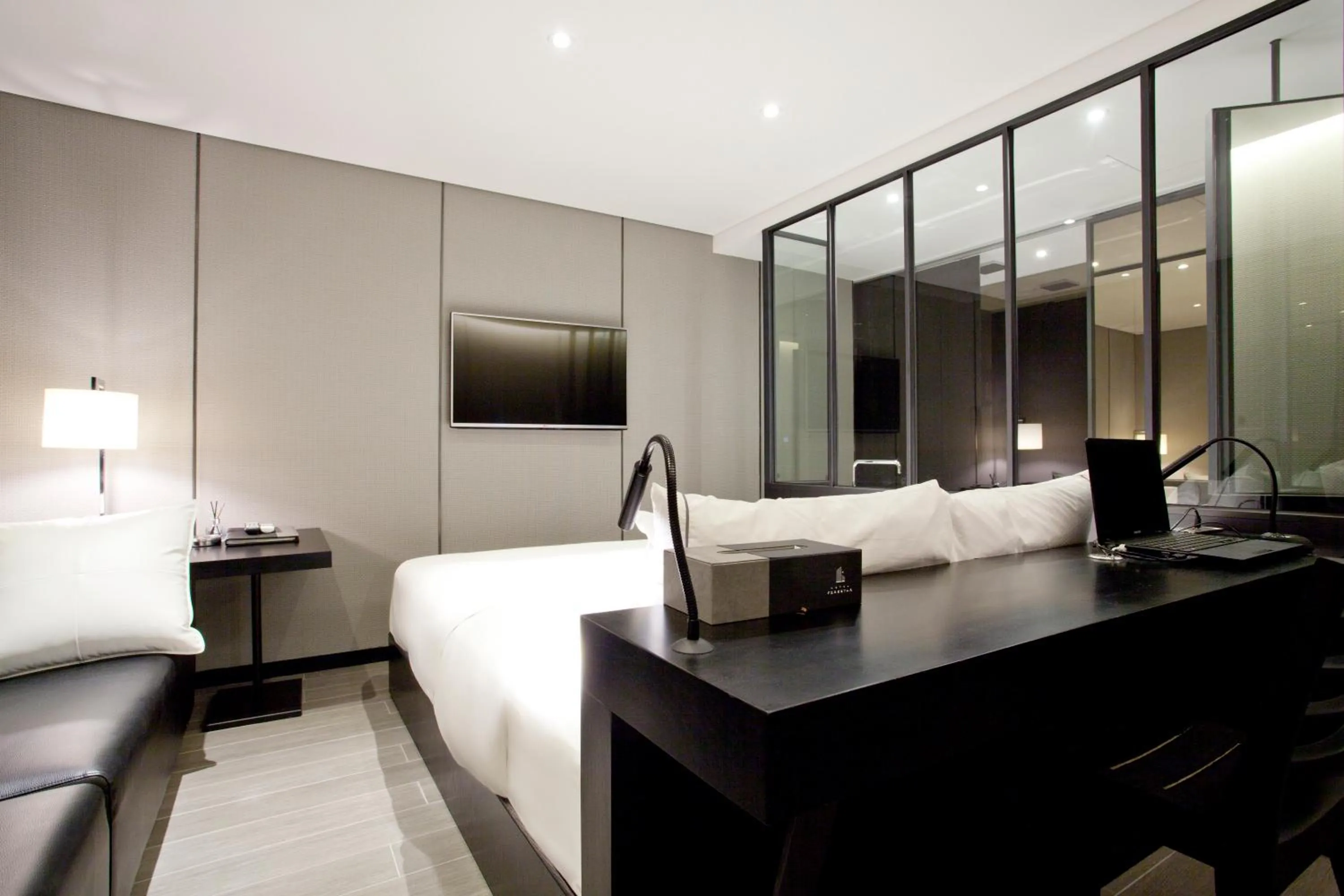 Decorative detail, Bed in Hotel Forestar