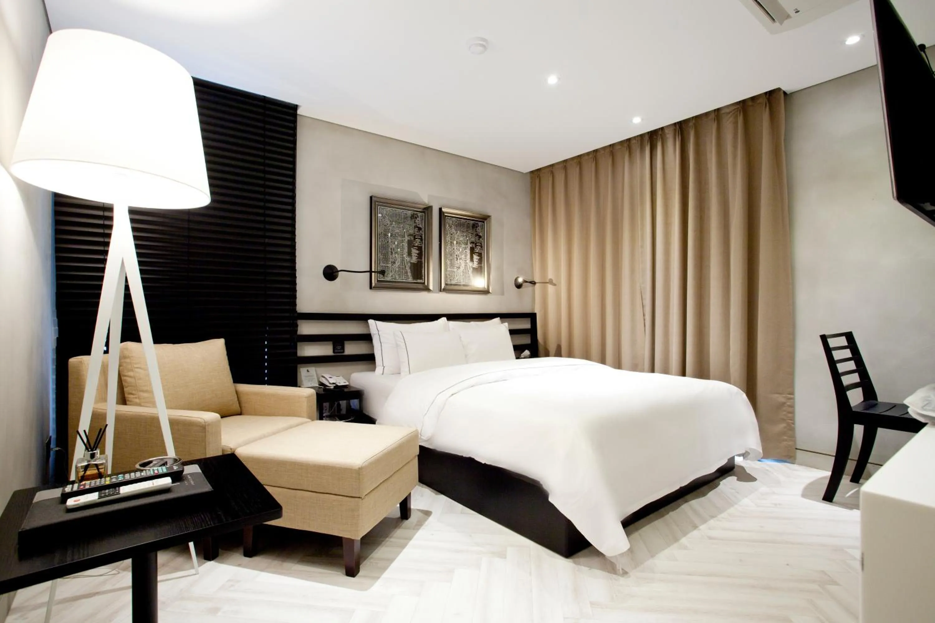 Decorative detail, Bed in Hotel Forestar